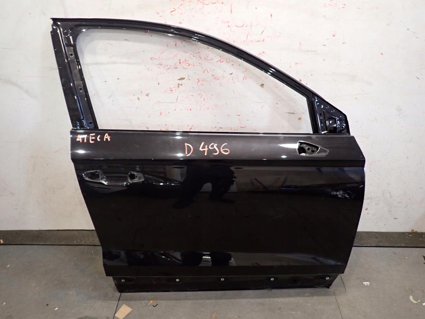 door front front right SEAT ATECA 2016- 575831312A