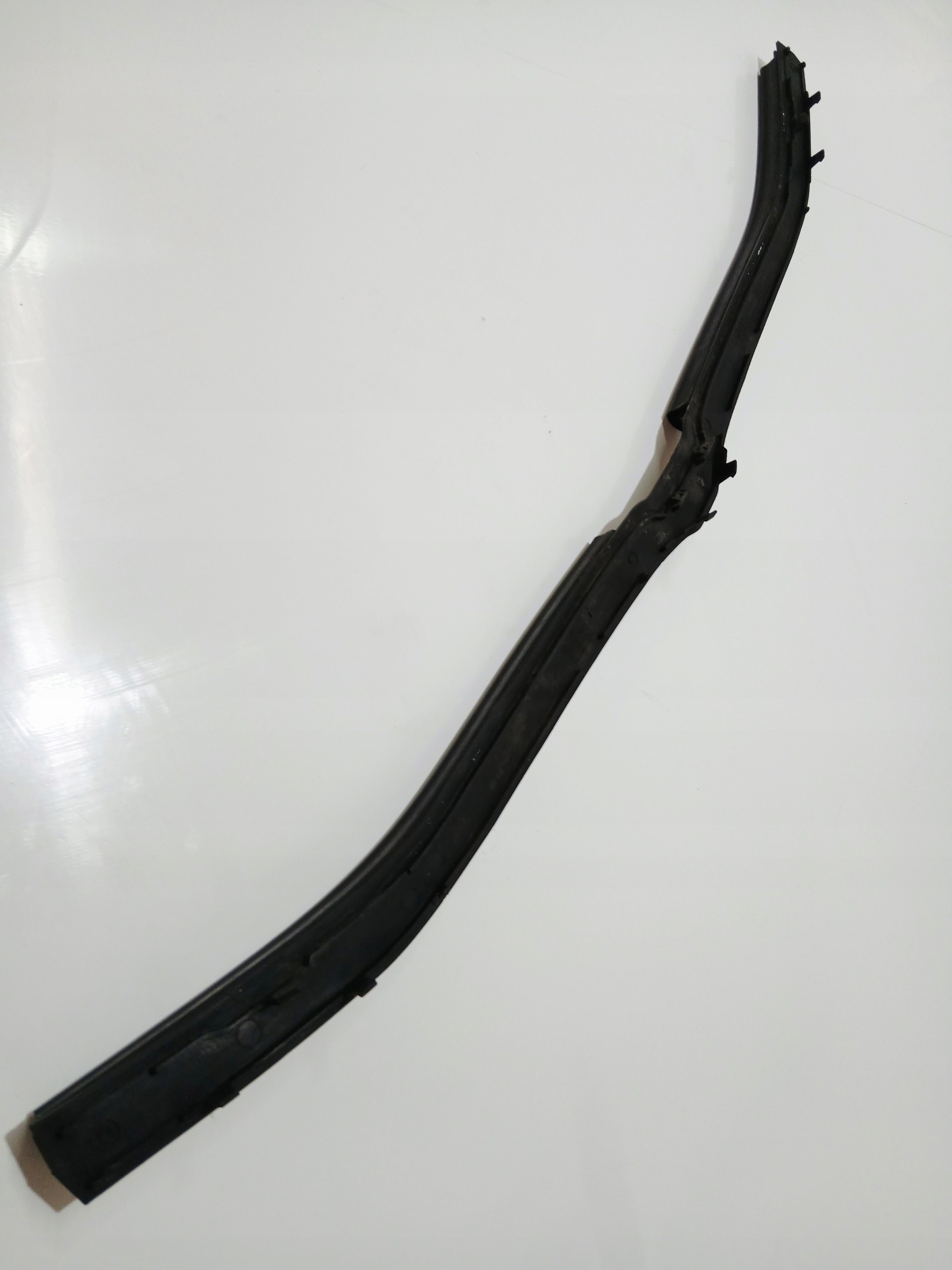 kryt lišta nárazníku předek BMW E60 E61 OE 7063835 (0000477)