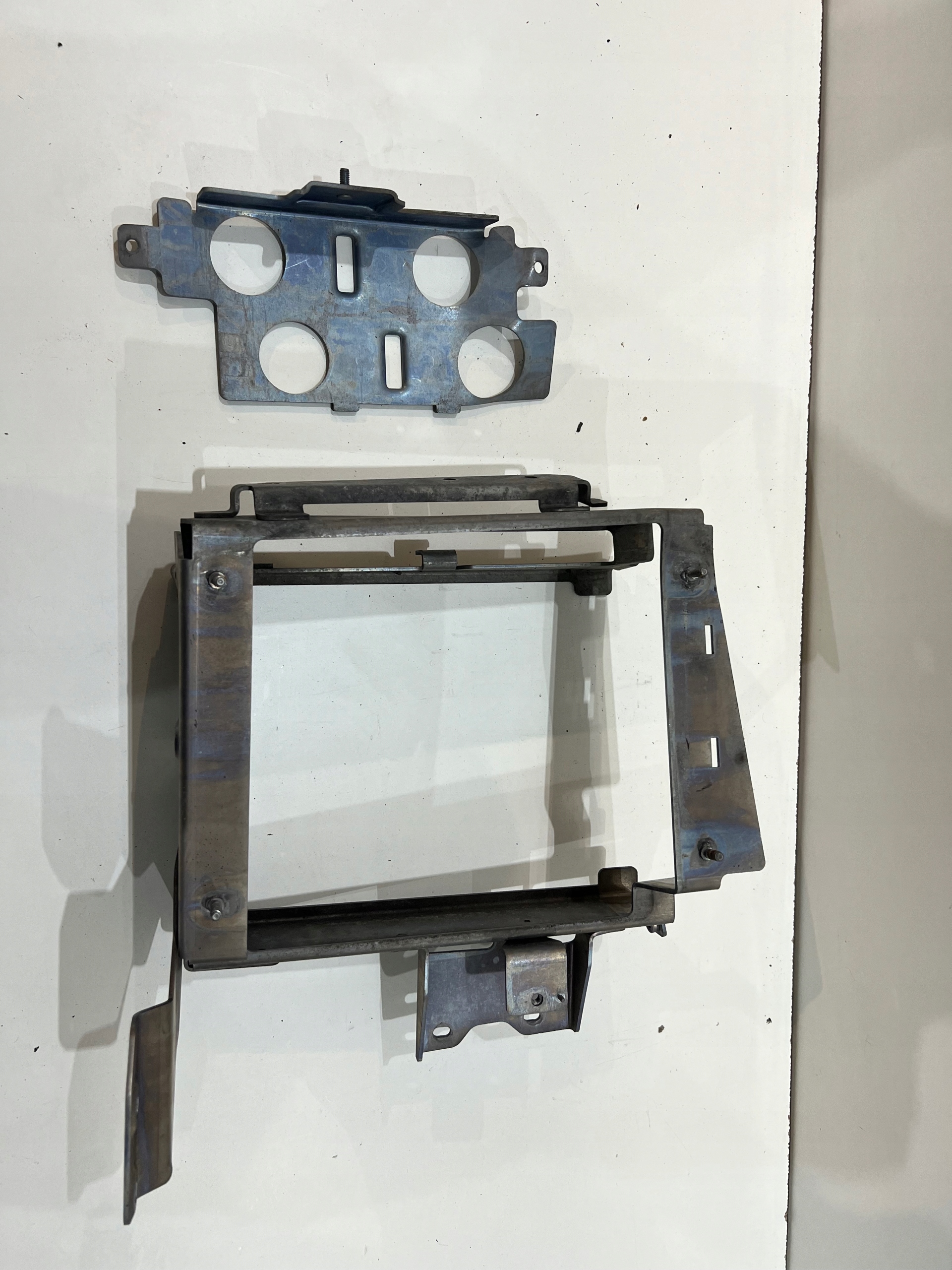 RAMKA STELAŻ WZMOCNIENIE CHŁODNICY MERCEDES G W463