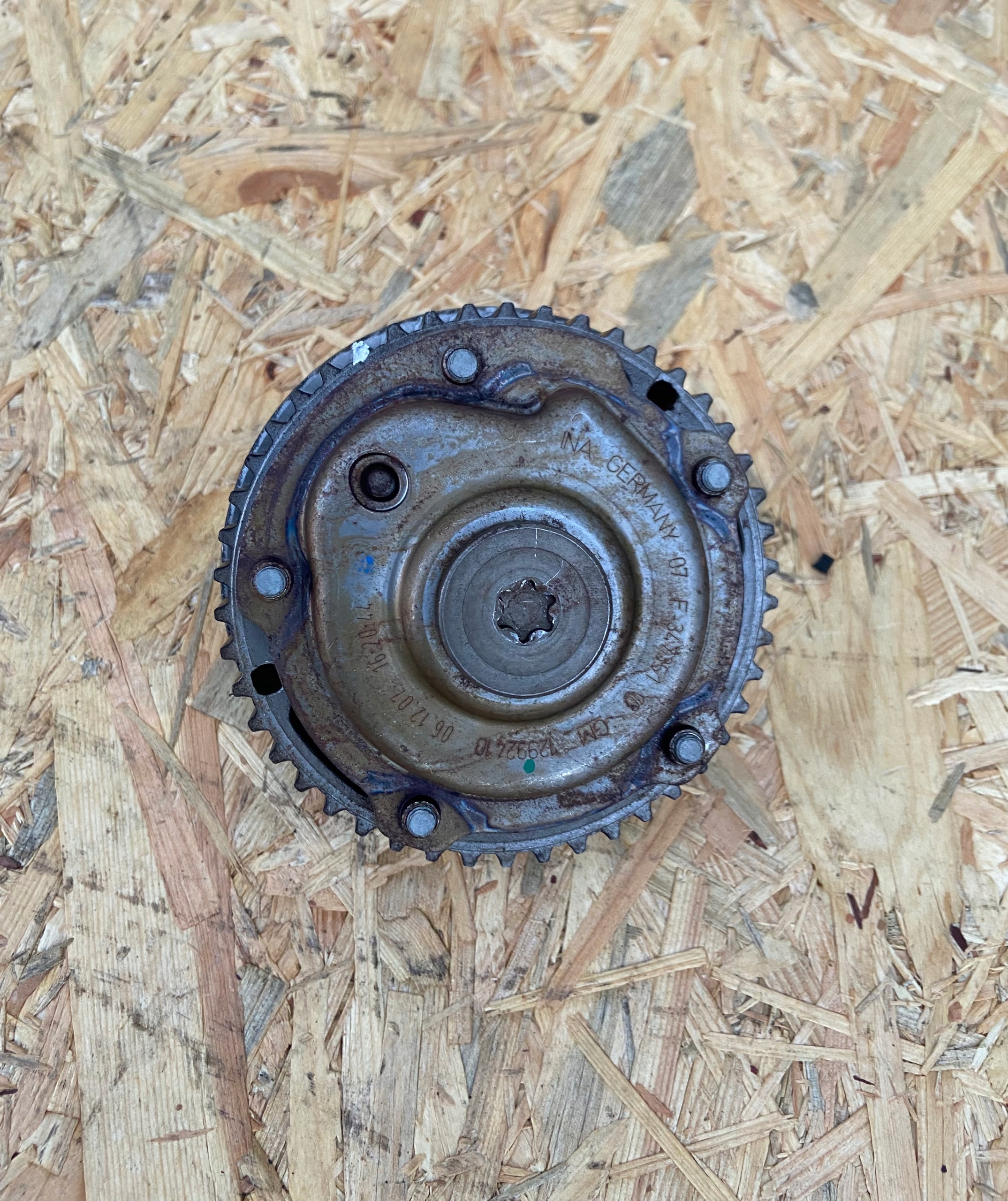 12992410 - КОЛЕСО РАСПРЕДВАЛА OPEL ASTRA J H 1.6 Z16XER