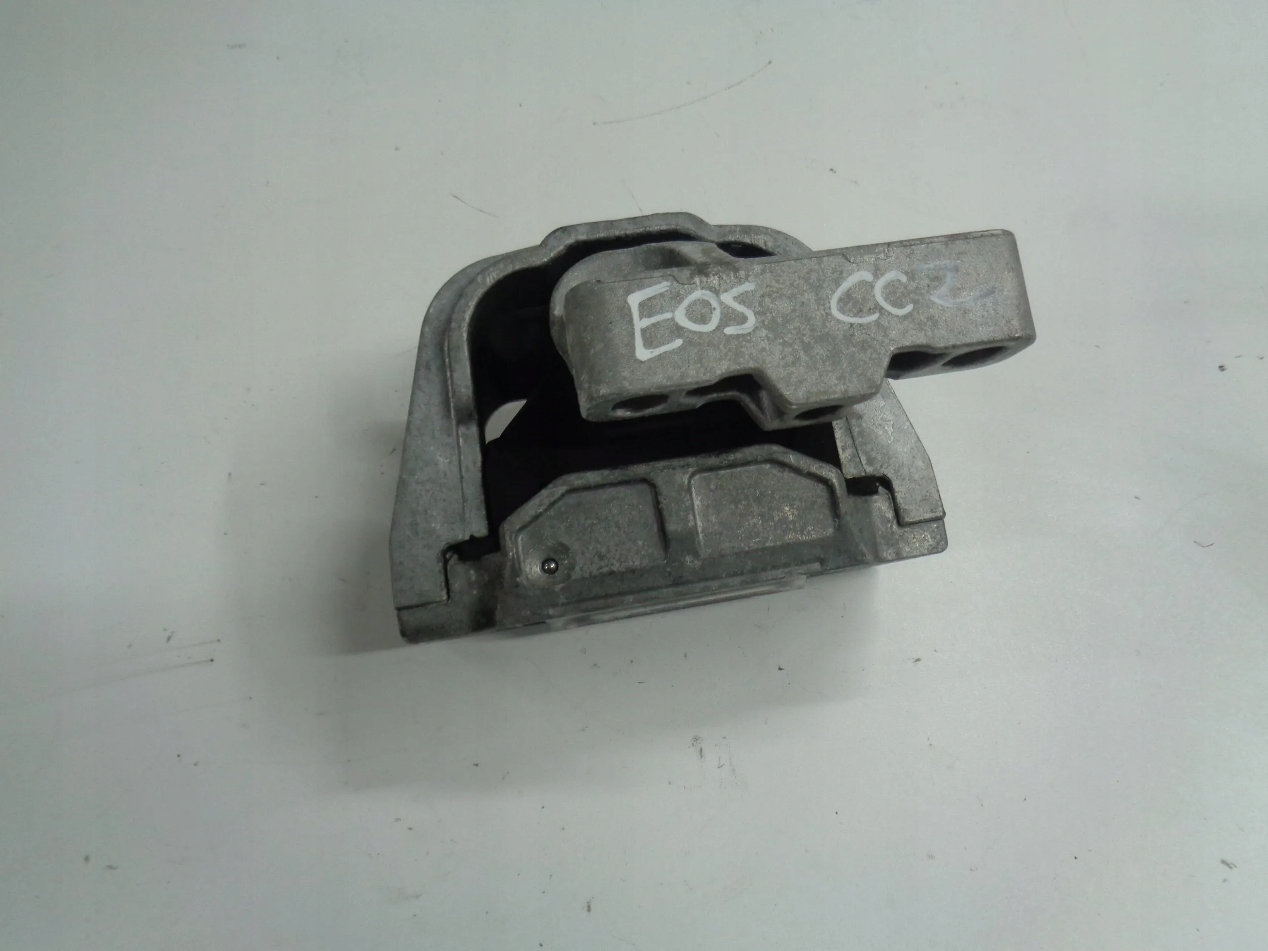 VW GOLF VI EOS JETTA 1.8 2.0 TFSI engine mount