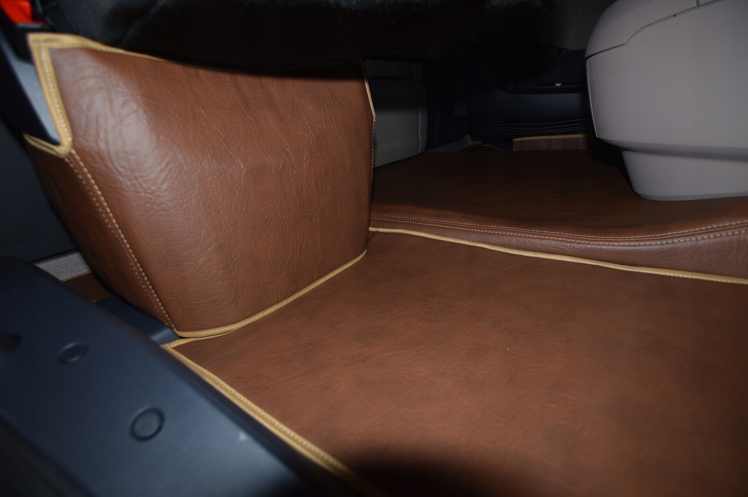 Podstavce Prestige Line pro Daf Xg od 2022 sedadlo spolujezdce neodpružené Bronzové