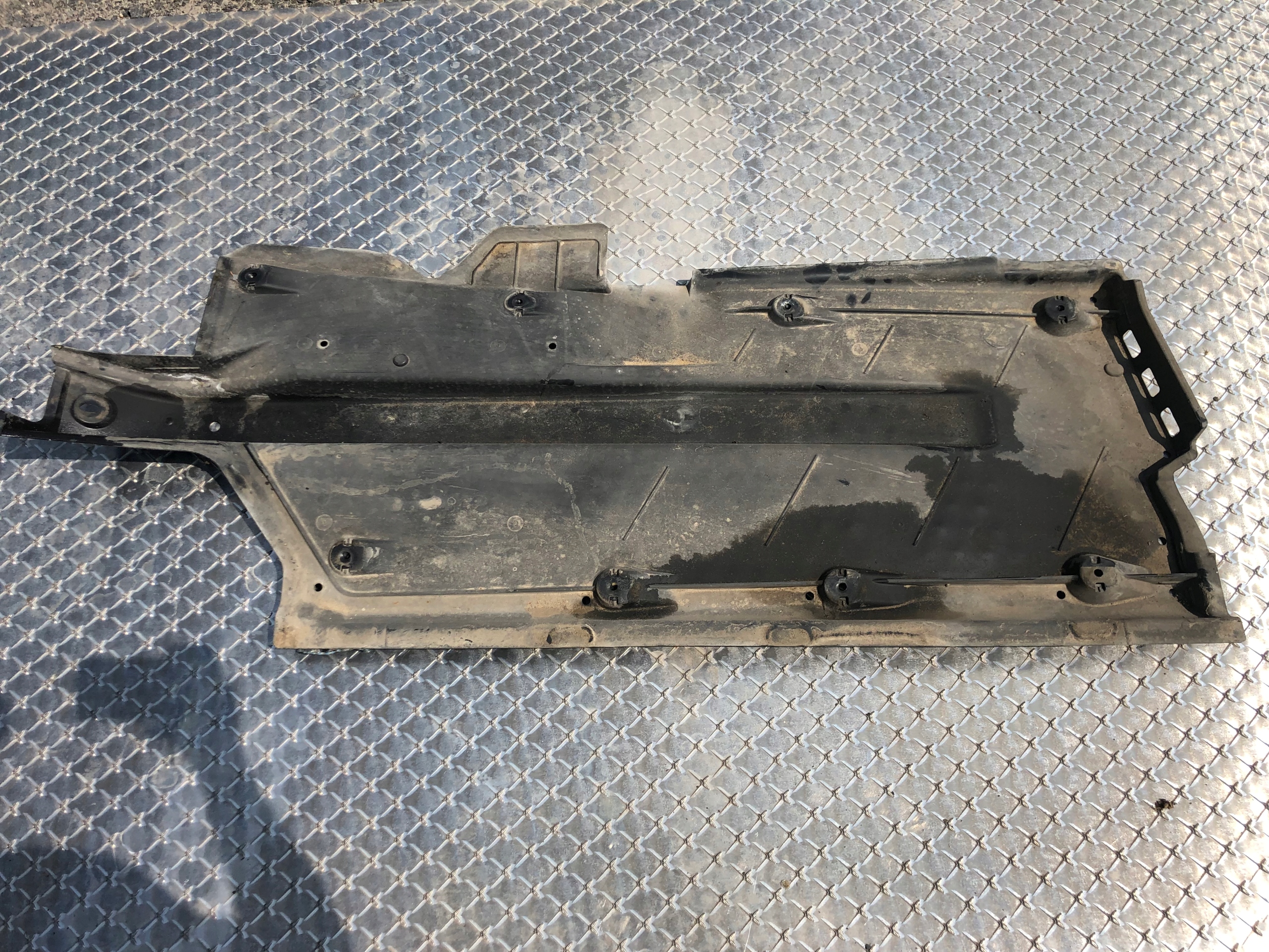 cover chassis left VW POLO V 6R 6Q0825201H