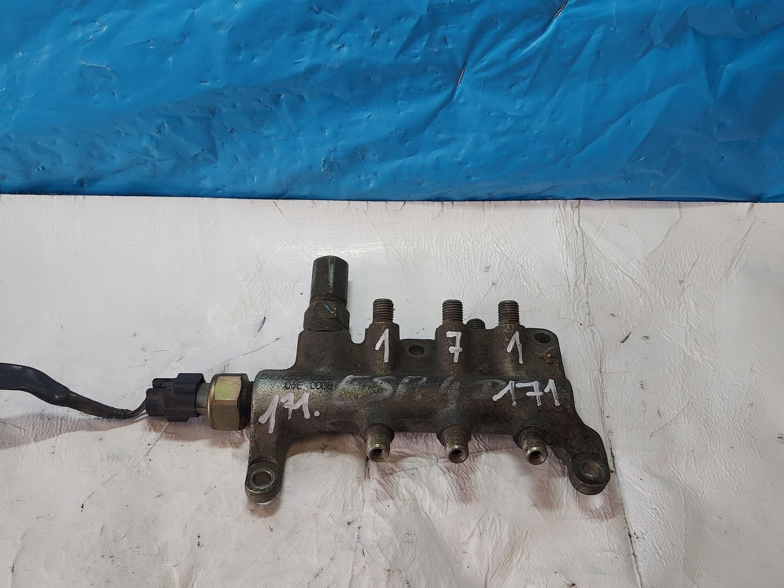 Rampe injection ESPACE IV 3.0 DCI 06E0008