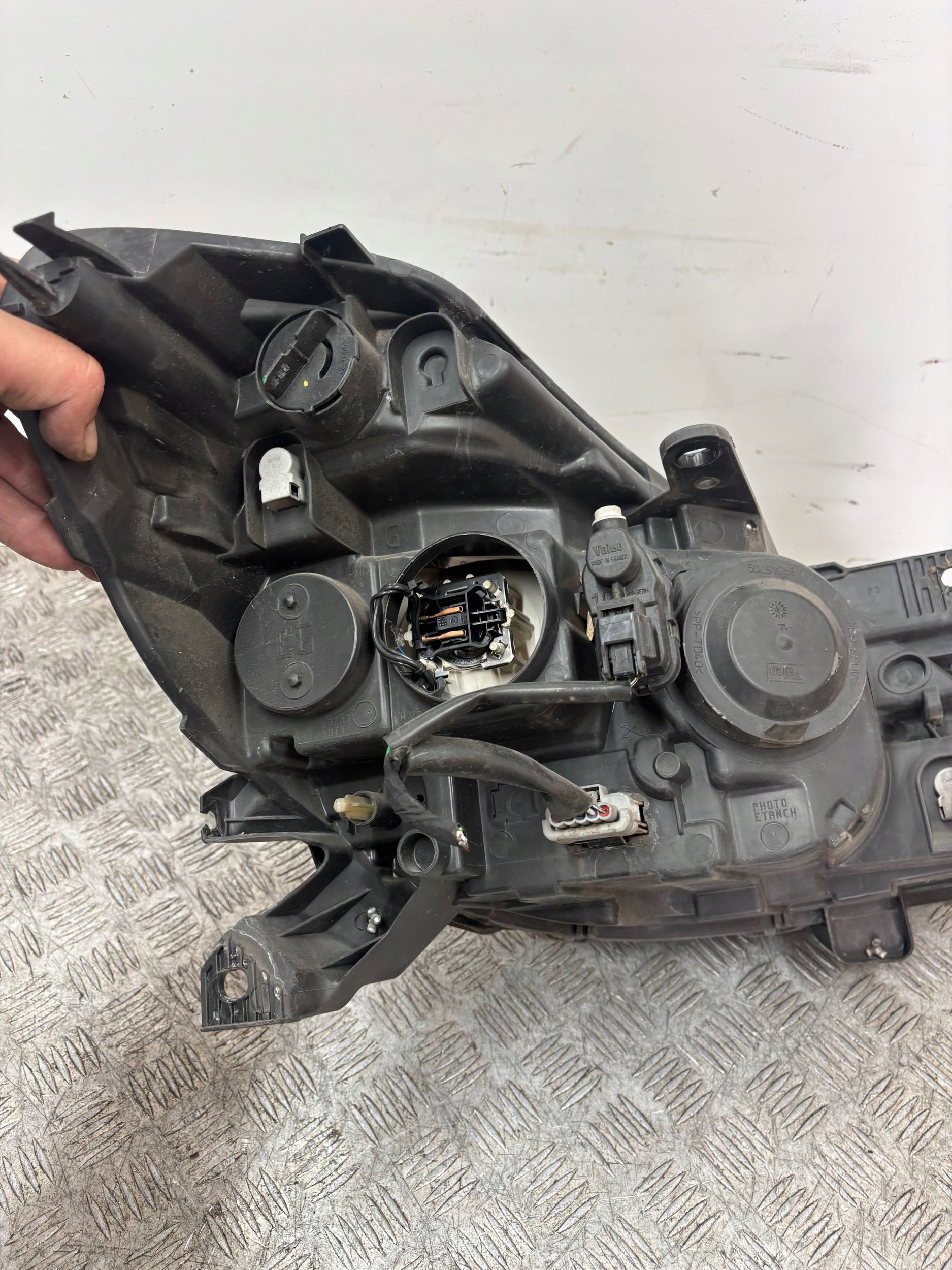 REFLEKTOR light left RENAULT CLIO 3 III LIFT 09- 8200892497