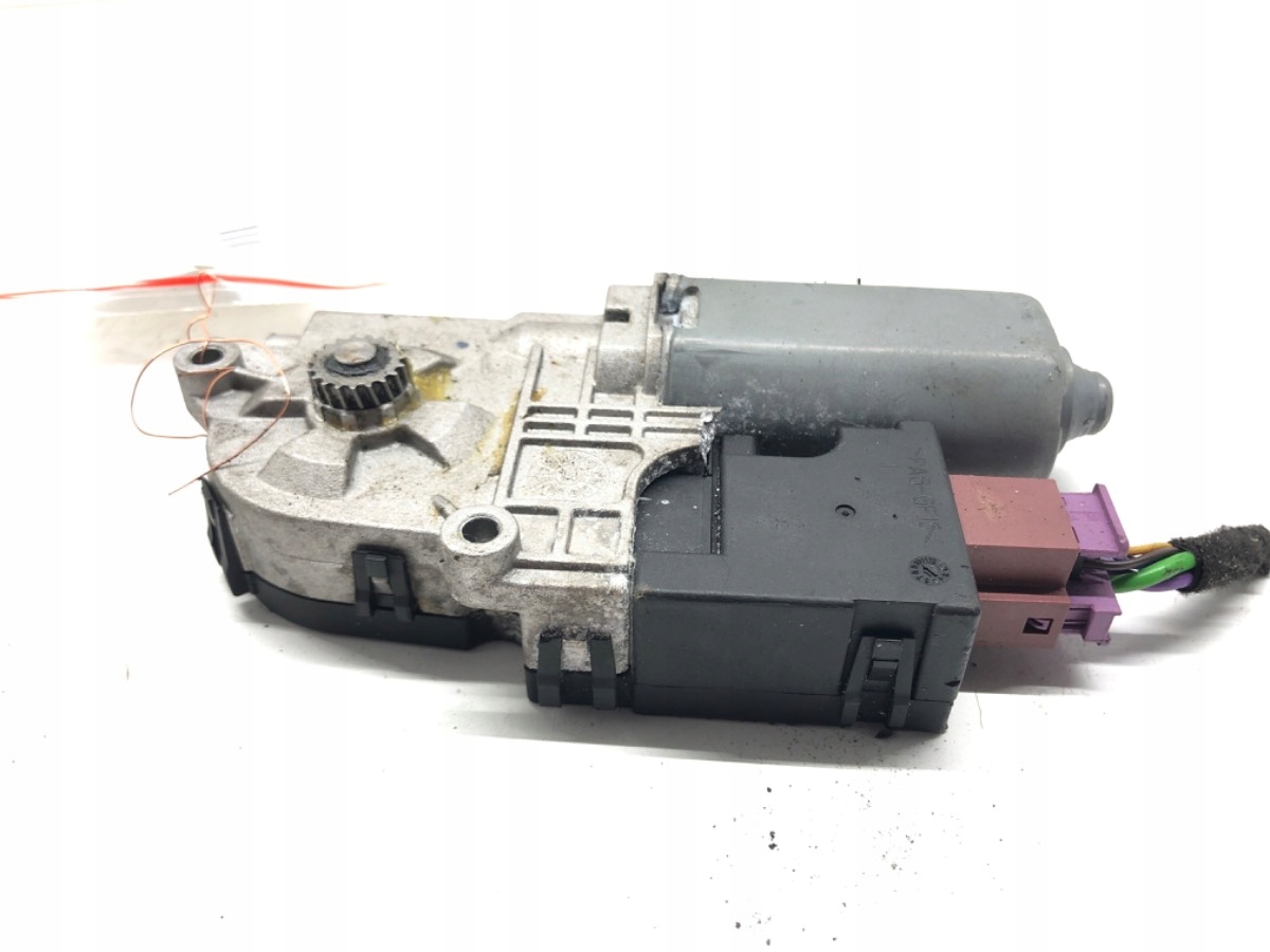 SILNIK SZYBERDACHU MERCEDES W212 A2188200142 09-16 SILNICZEK Producent części OEM