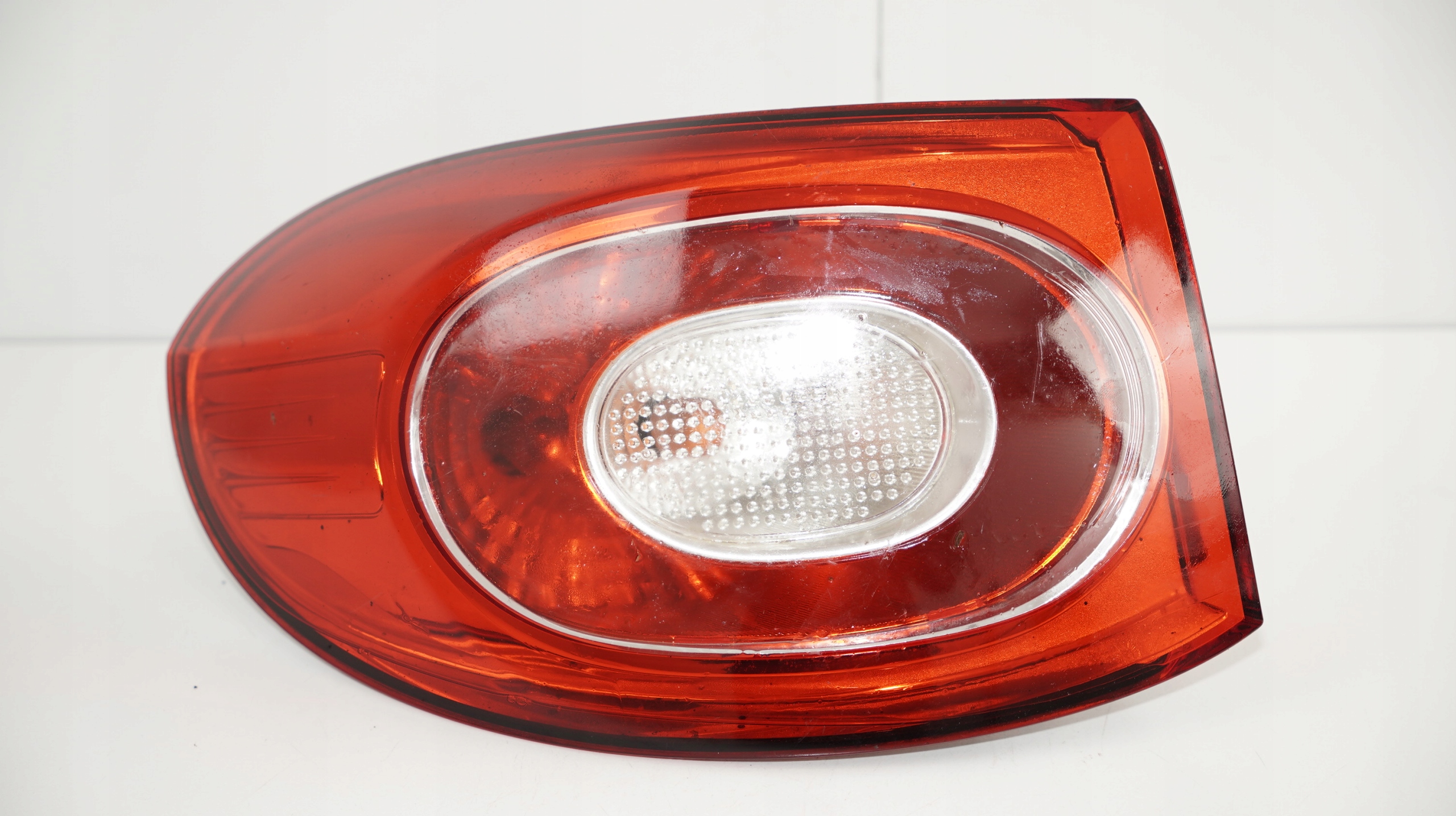 фонарь левый задний vw Tiguan I 07-11R^