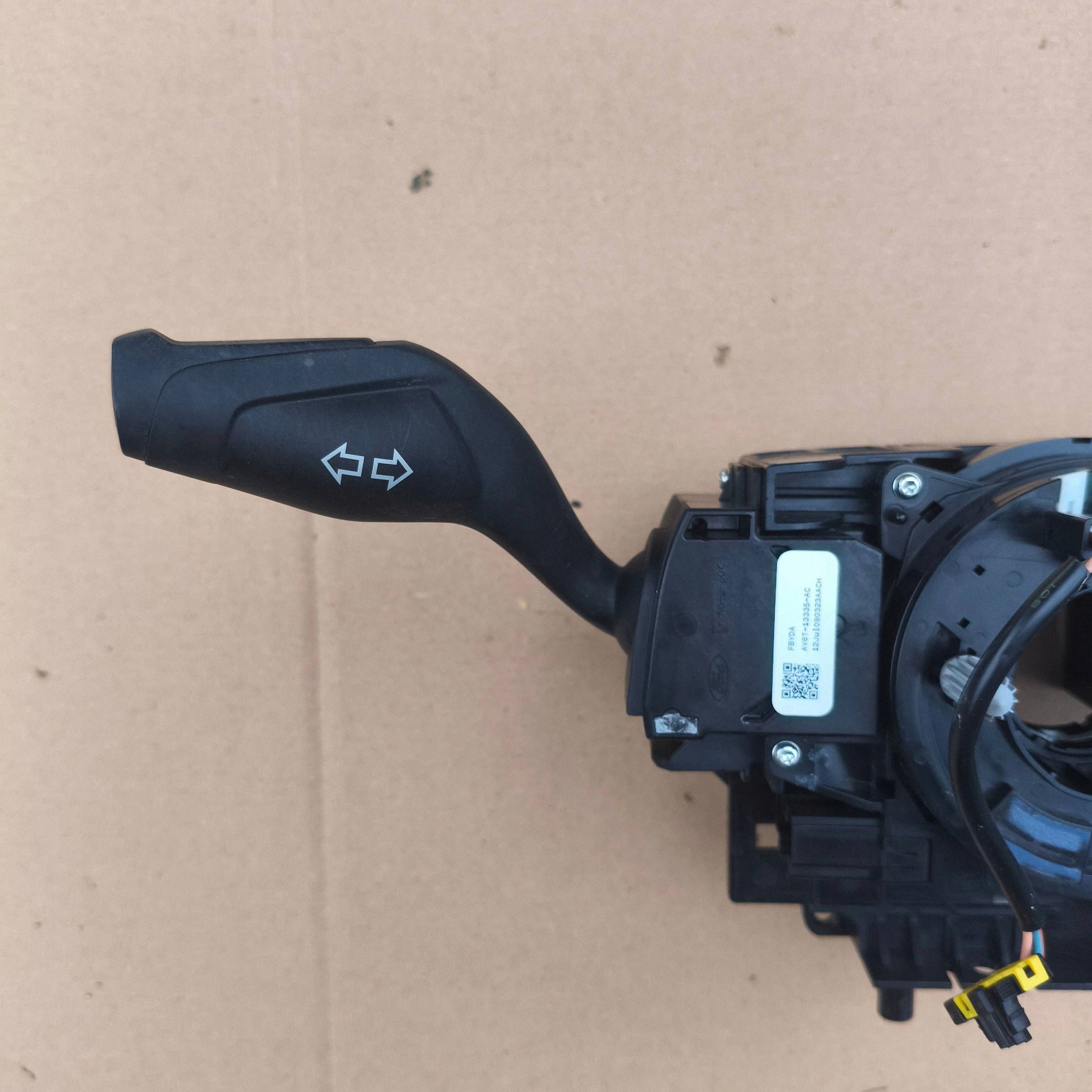 steering wheel levers and controls control ring airbag Ford Focus MK3 2012
