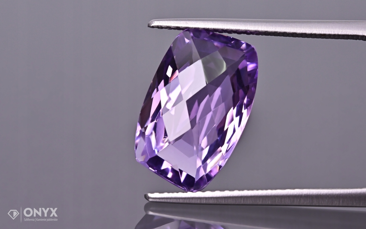Ametyst fazetovaný nepravidelný 14,5x9,5 mm