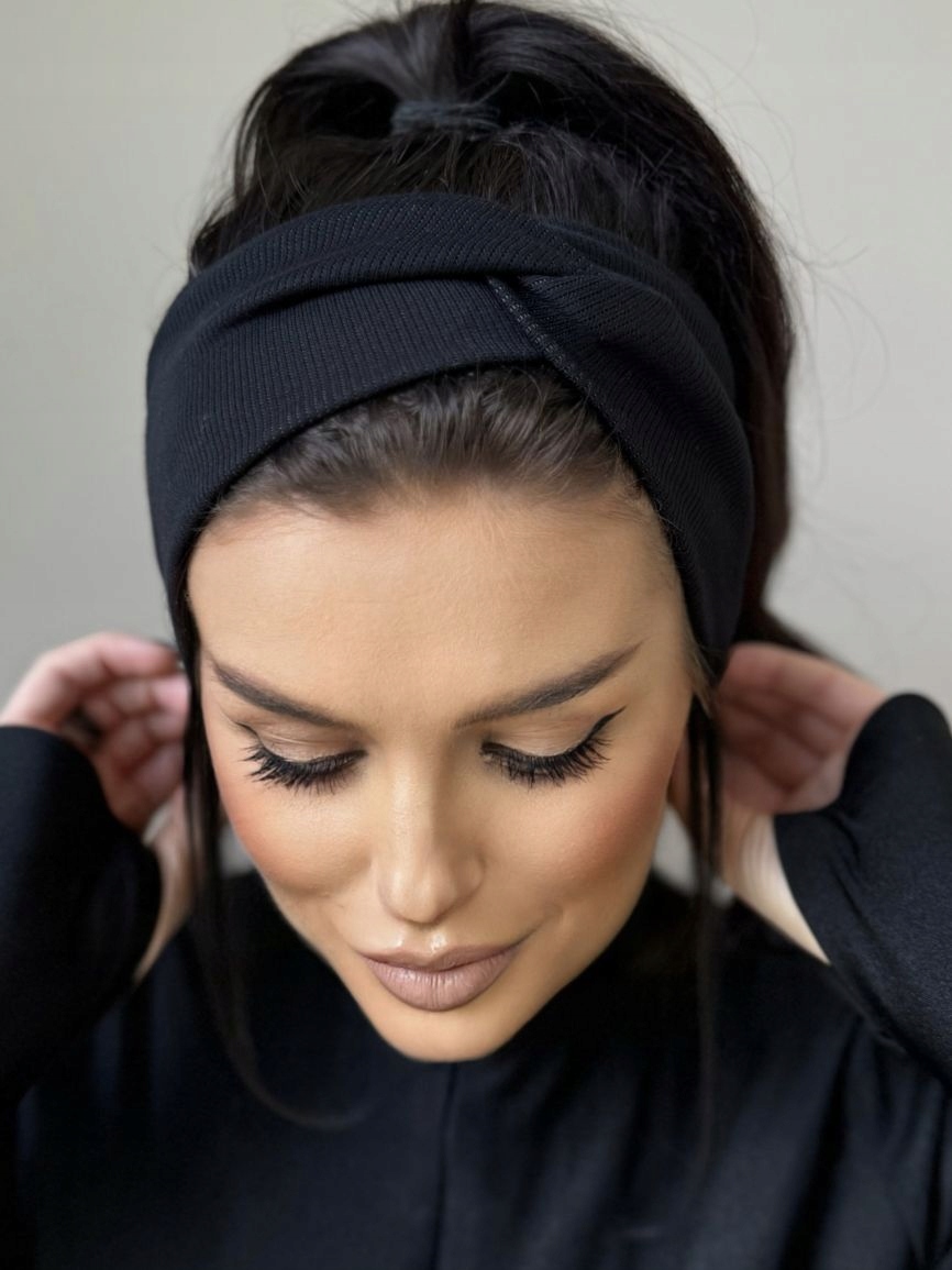 OPASKA DAMSKA NA GŁOWĘ USZY CIENKA LEKKA WYGODNA PRZEPLATANA PRĄŻEK KOLOR Płeć kobieta