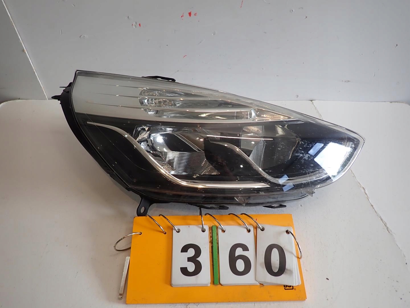 light front front right RENAULT CLIO IV 2012-2016 260106624