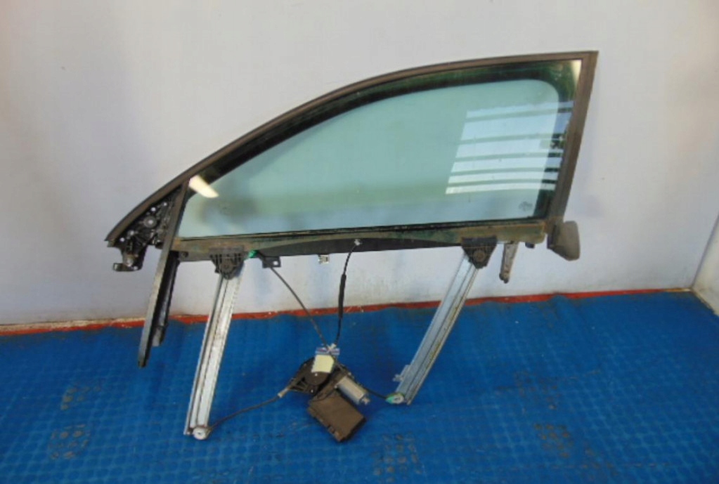 AUDI A4 B7 PODNOŚNIK SZYBY LEWY PRZÓD 8E1959801H