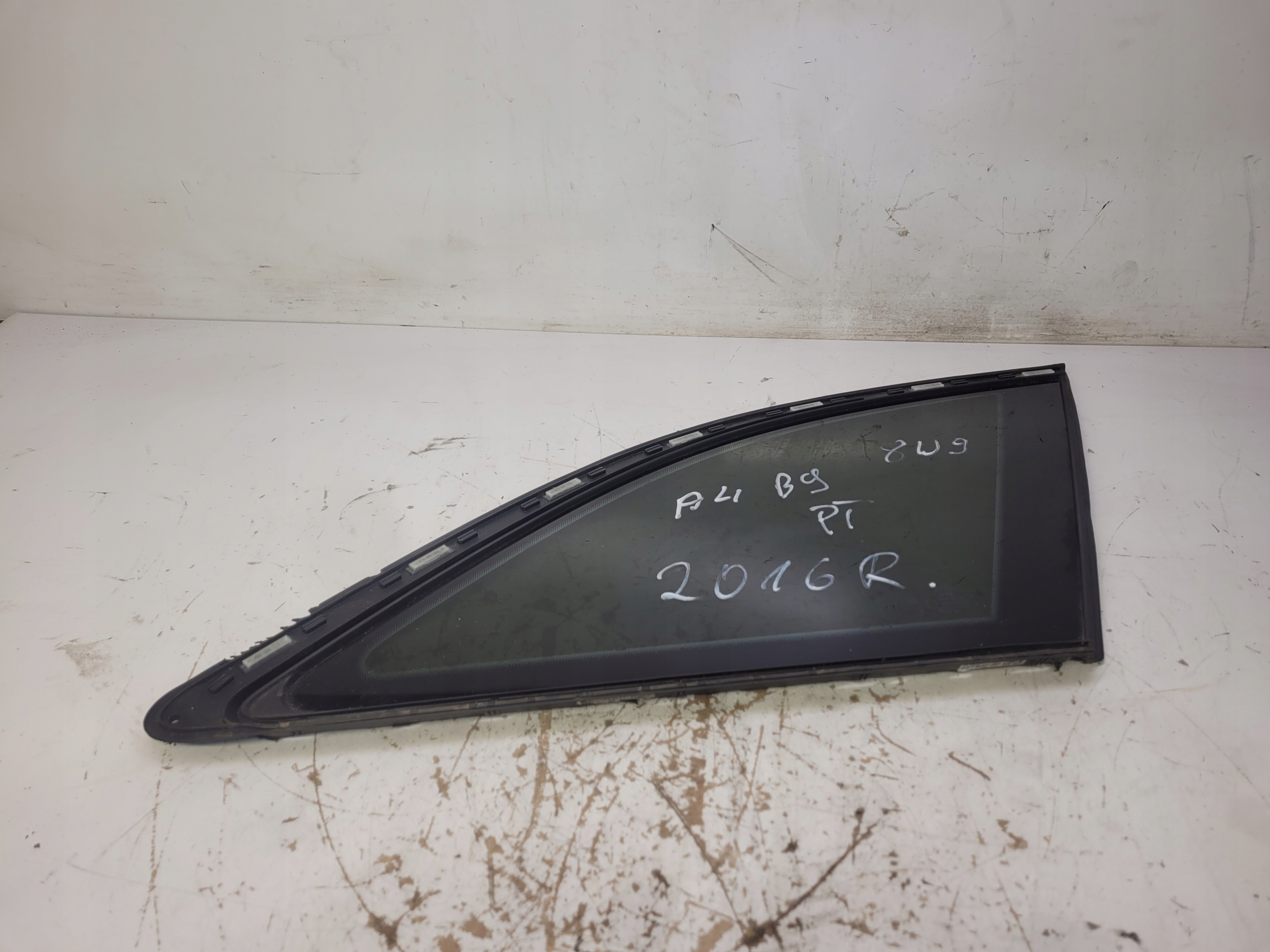 SZYBA KAROSERYJNA PRAWY TYŁ AUDI A4 B9 8W9 2016R