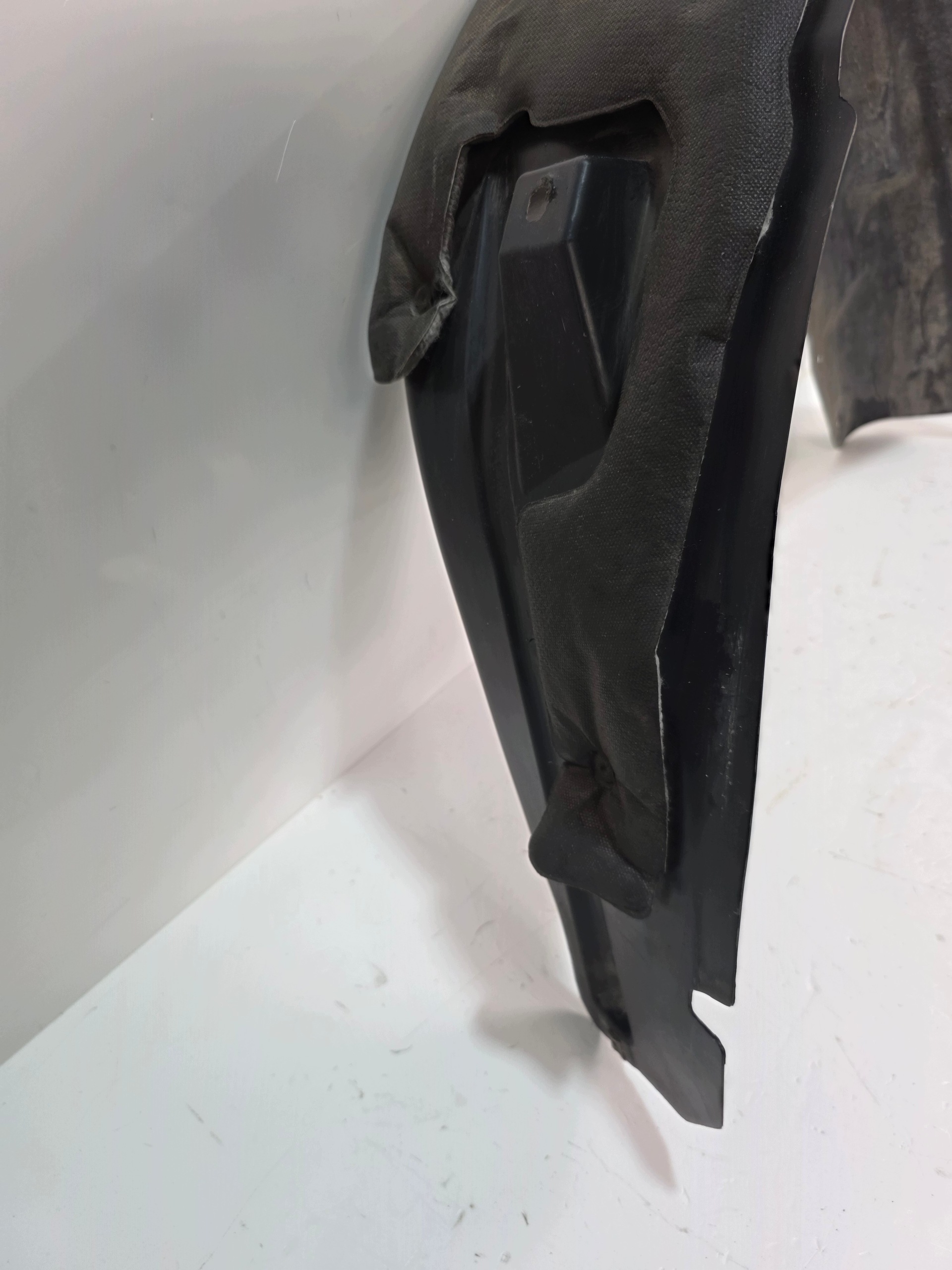 mudguard left rear. JEEP AVENGER 52170949