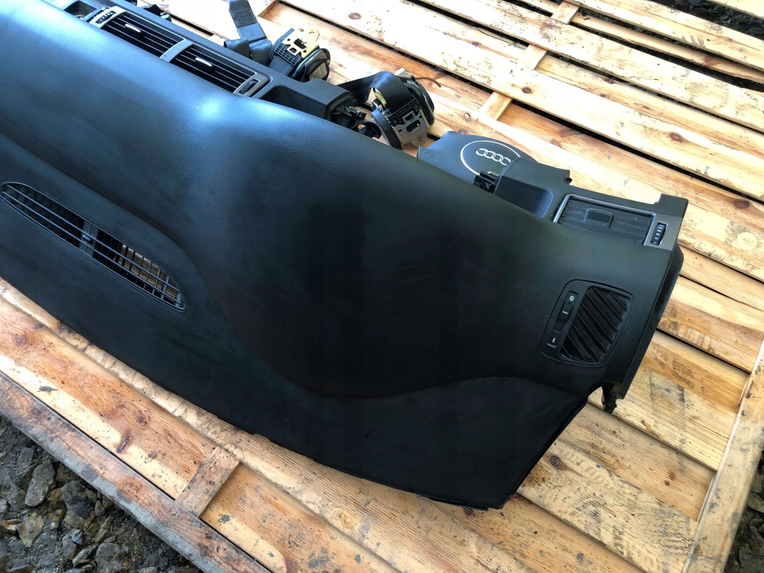 AUDI A6 C5 cockpit dashboard console airbag tension belts