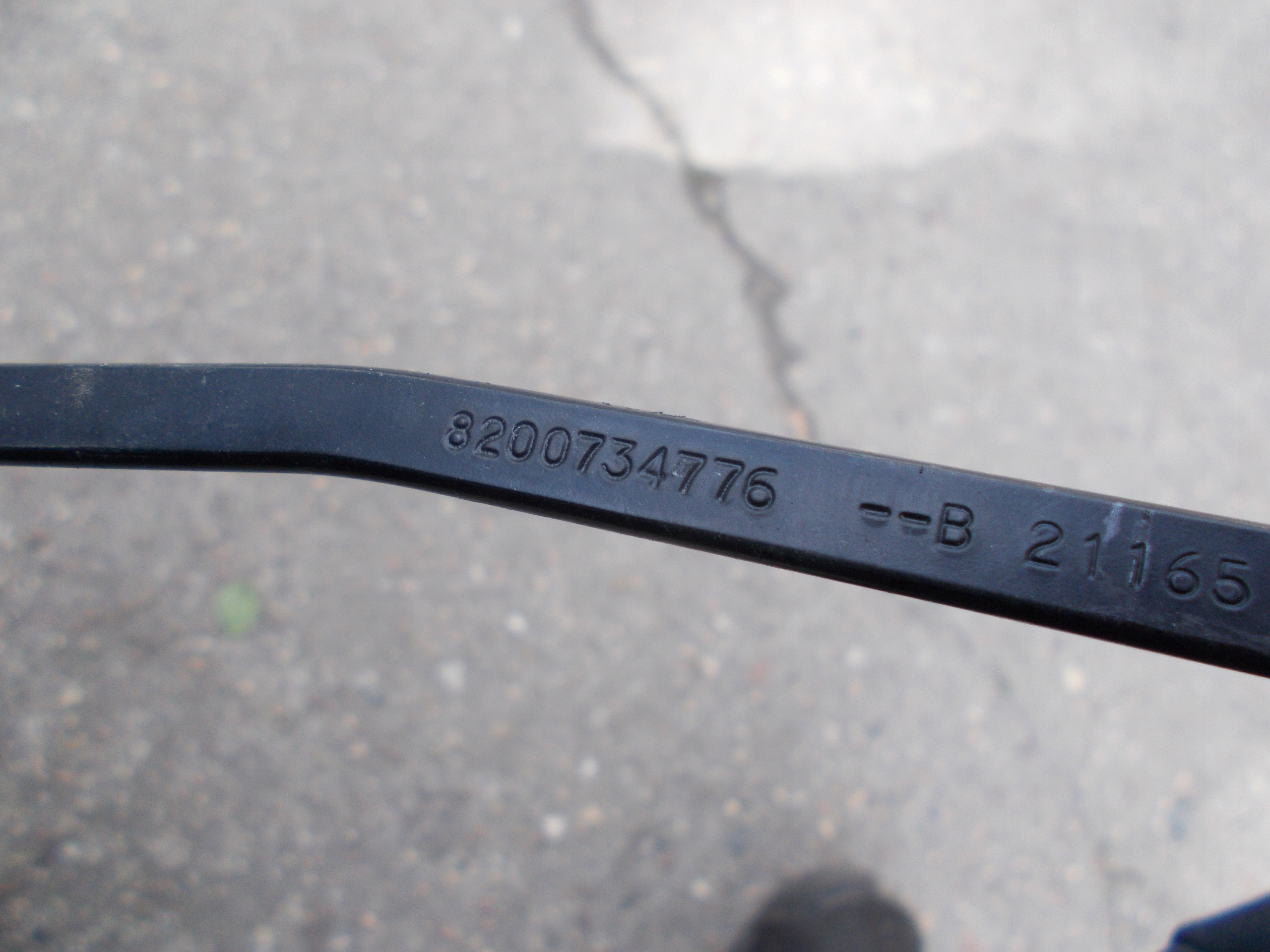 RENAULT MASTER III LIFT wiper arm left front front 8200734776