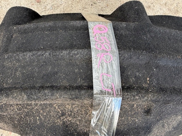 AUDI Q5 8R mudguard side left rear. left rear part