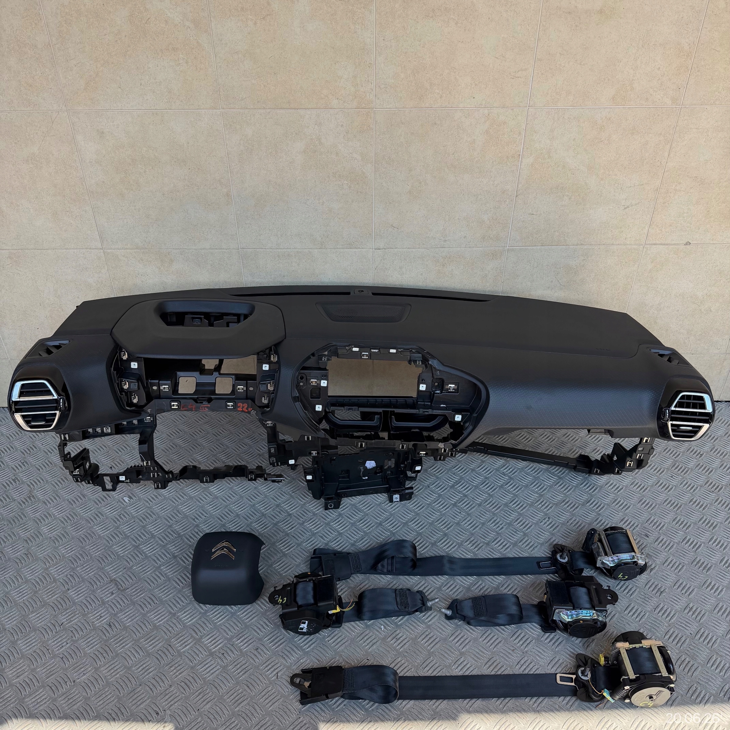 dashboard complete airbag console tension belts cockpit CITROEN C4 III 2022 ROK