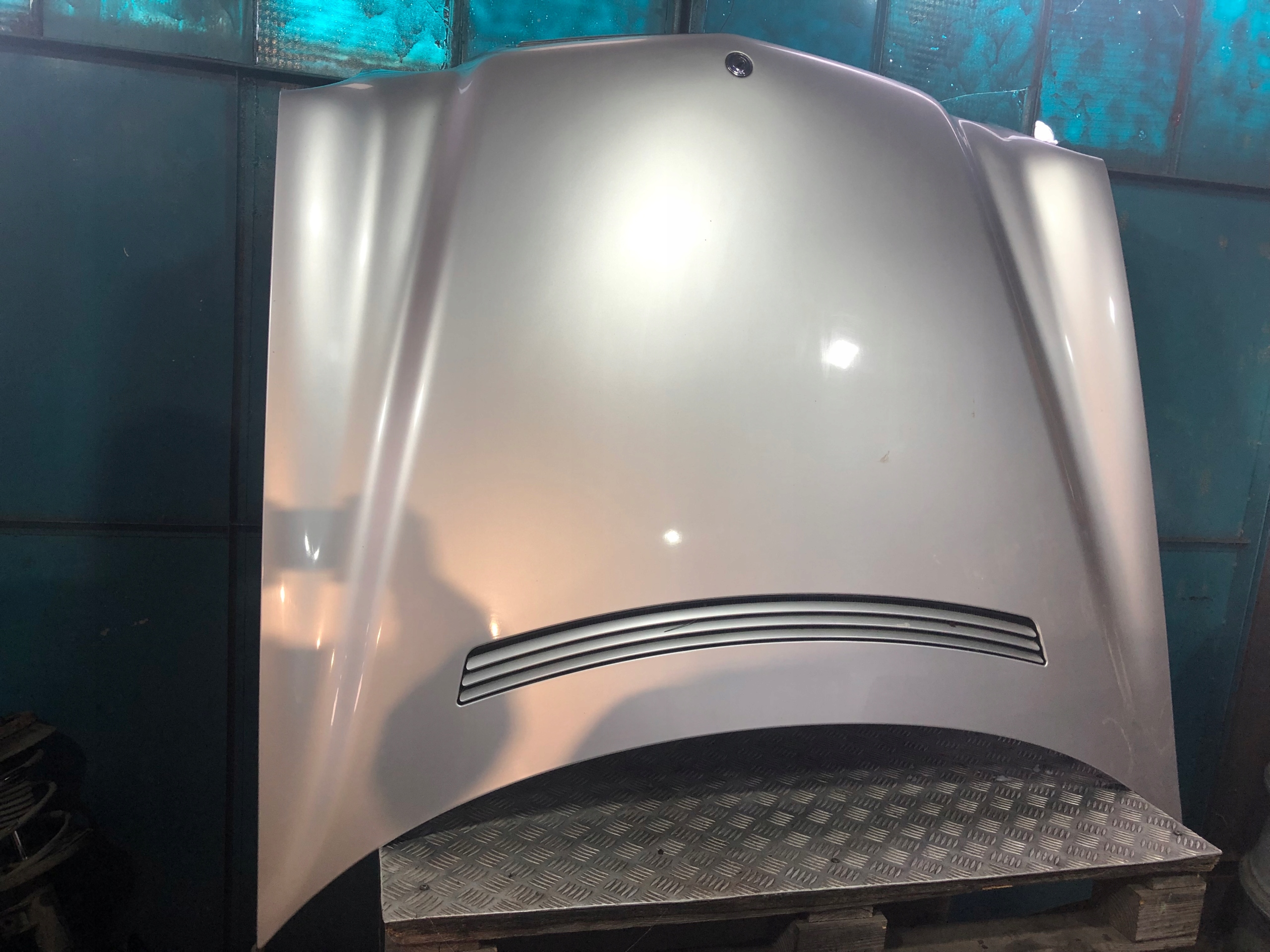 MERCEDES W210 LIFT MASKA POKRYWA SILNIKA 744