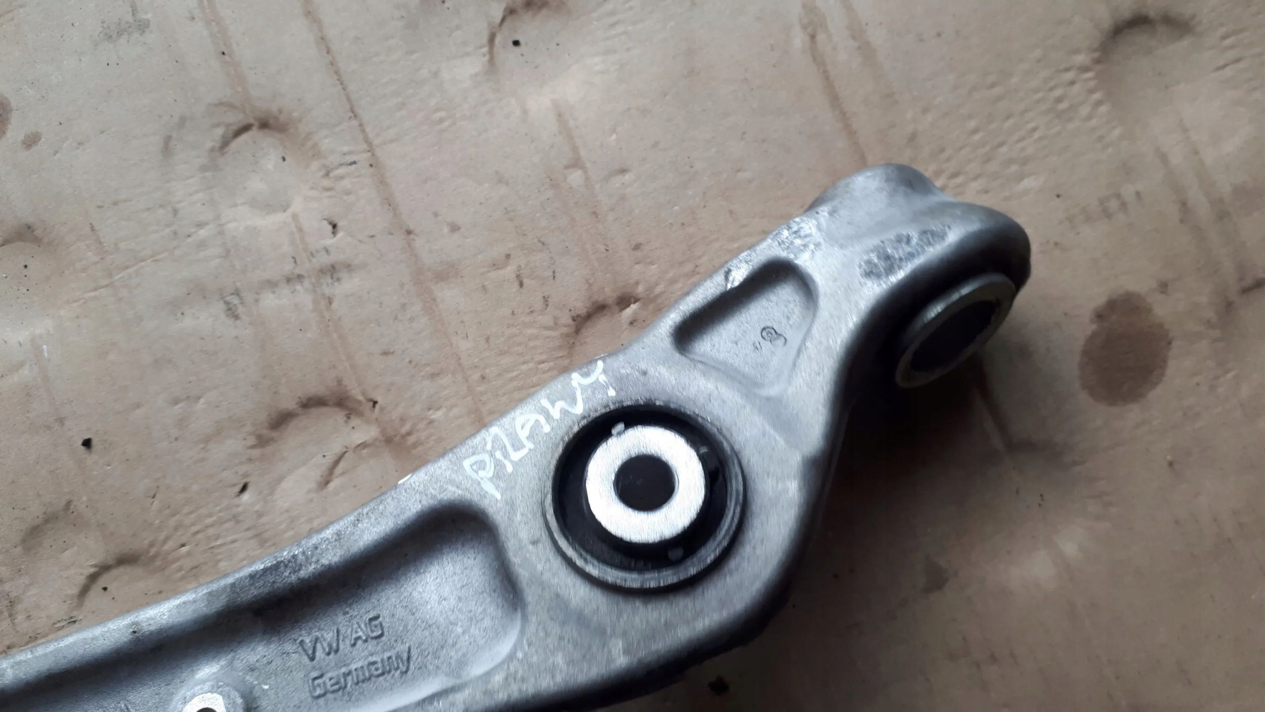 S4 B9 A4 8W rameno pravý předek 8W0407156A A5 8W S5