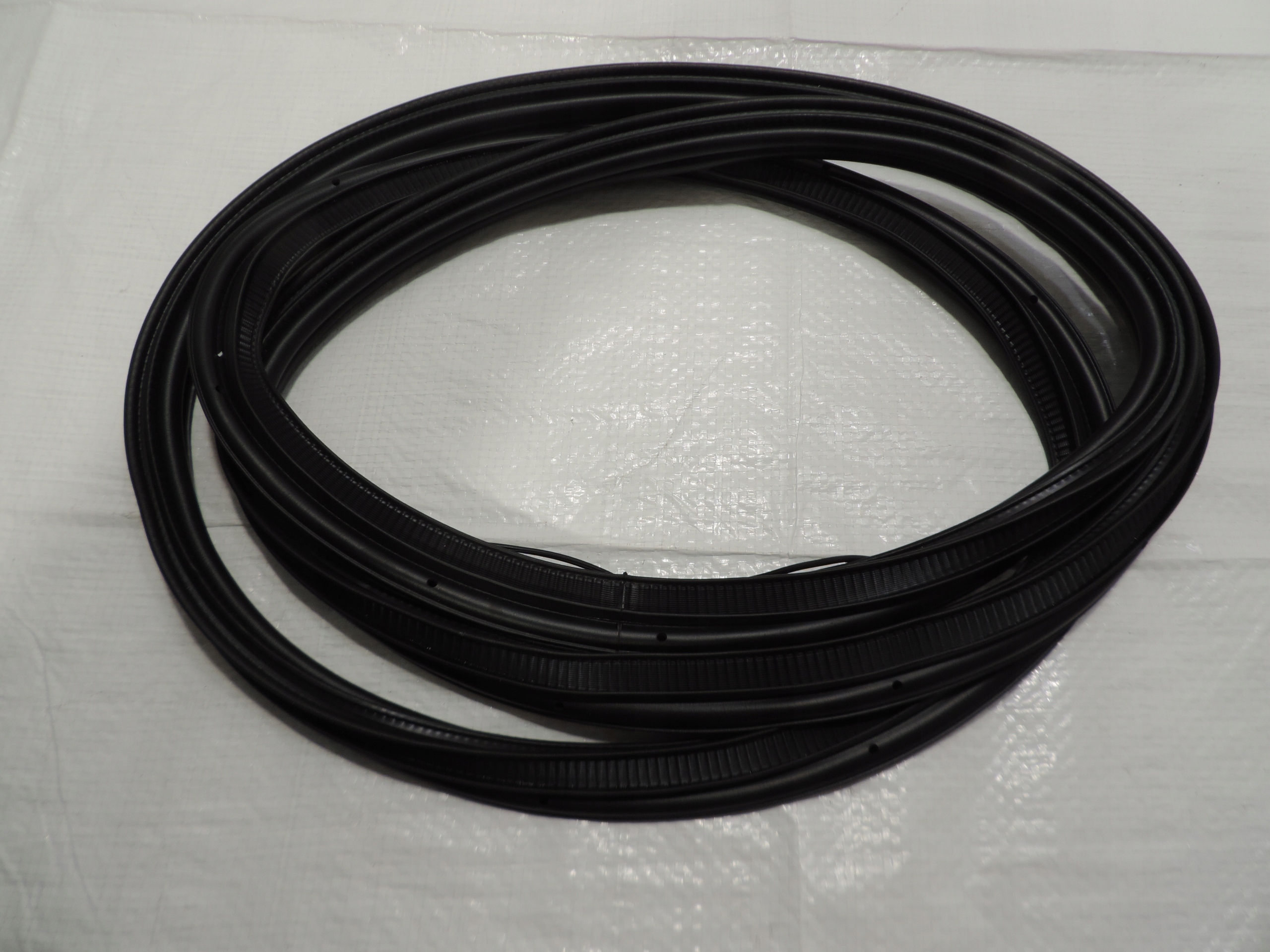 USZCZELKA KLAPY TYŁ OPEL INSIGNIA A KOMBI NOWA 20969030