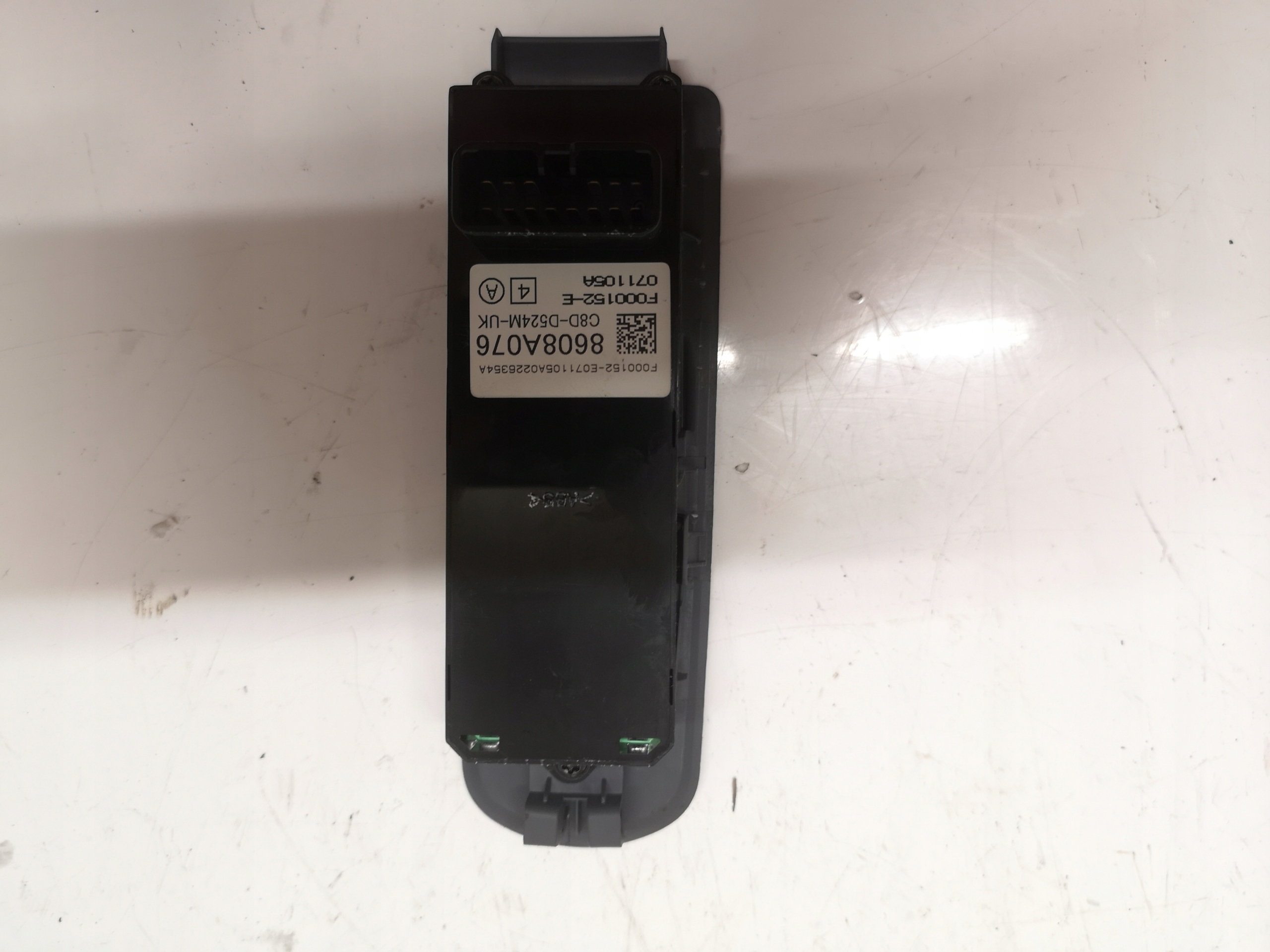 switch lifting of the window left front MITSUBISHI COLT 8608A076