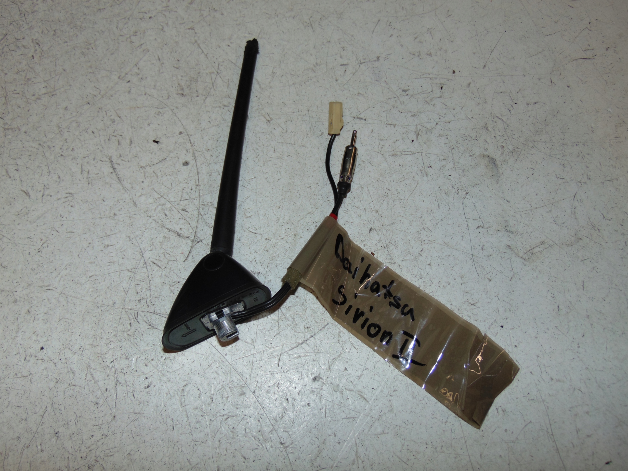 antena dachowa DAIHATSU SIRION II LIFT