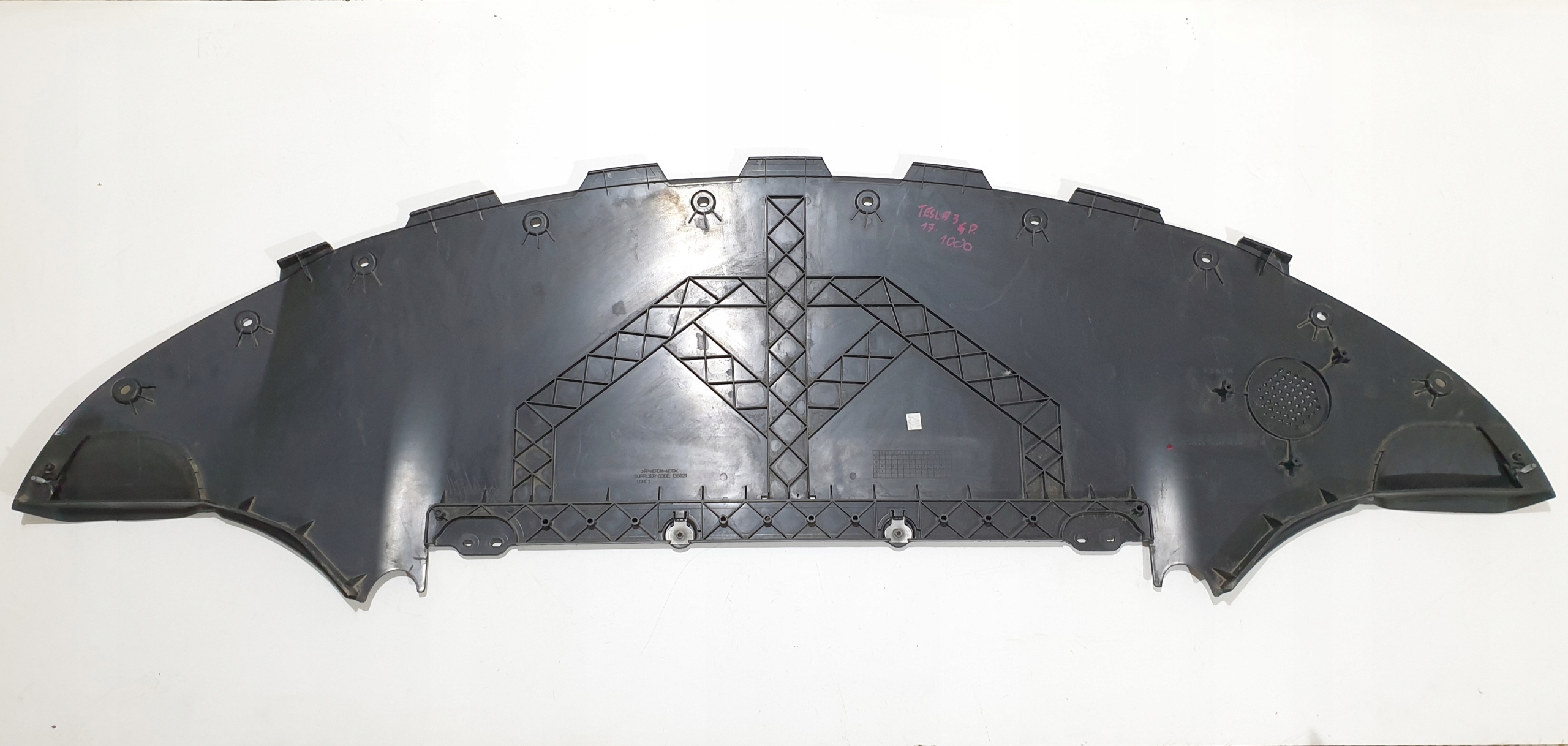 OSŁONA WZMOCNIENIE ZDERZAKA TESLA 3 1084174-00-D Strona zabudowy przód