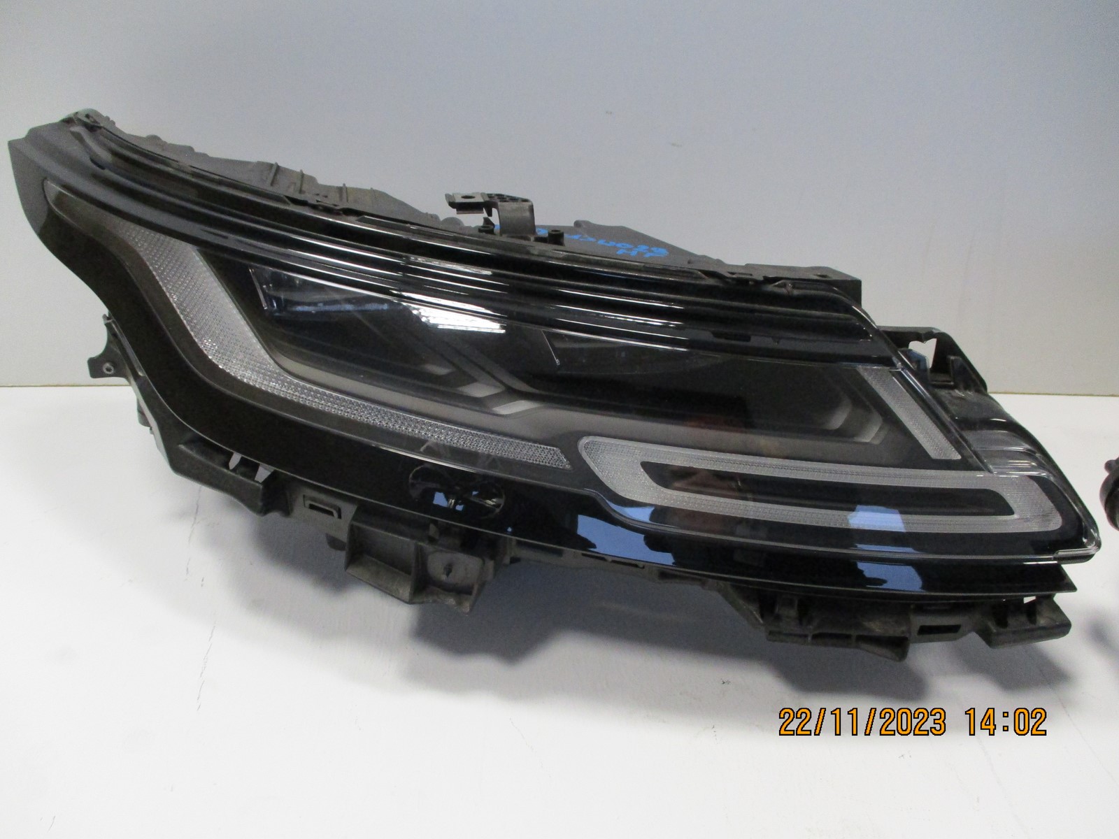 LAMPA LAMPY FULL LED RANGE ROVER EVOQUE II Producent części Land Rover OE