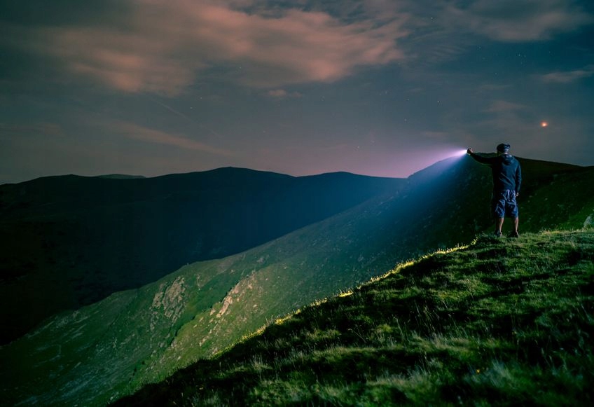 Latarka LED Mini Blue 2W 40LM Zasięg 10m 3x AAA Materiał tworzywo sztuczne