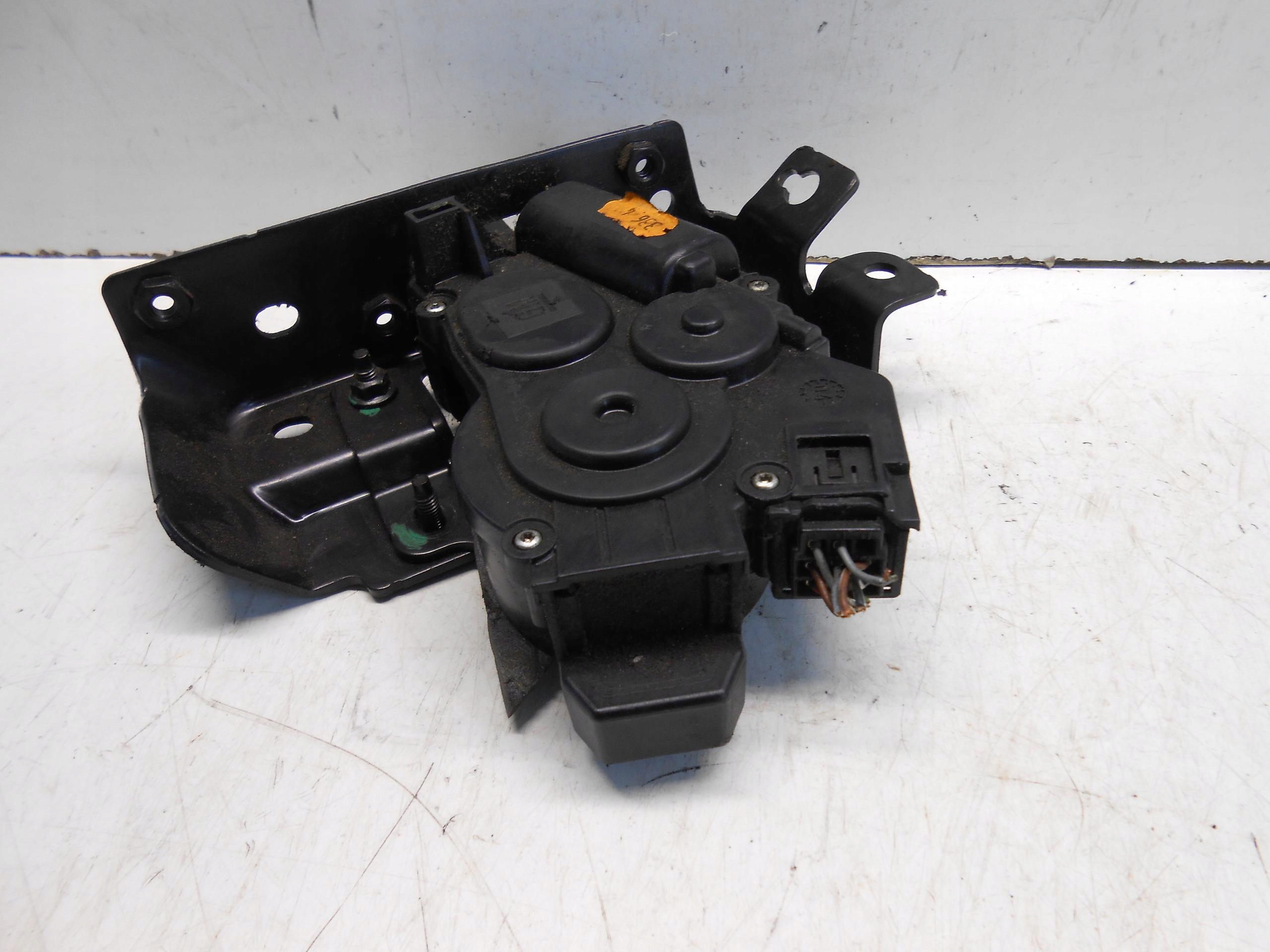 ZAMEK SILNICZEK DACHU OPEL TIGRA B # Typ samochodu Samochody osobowe