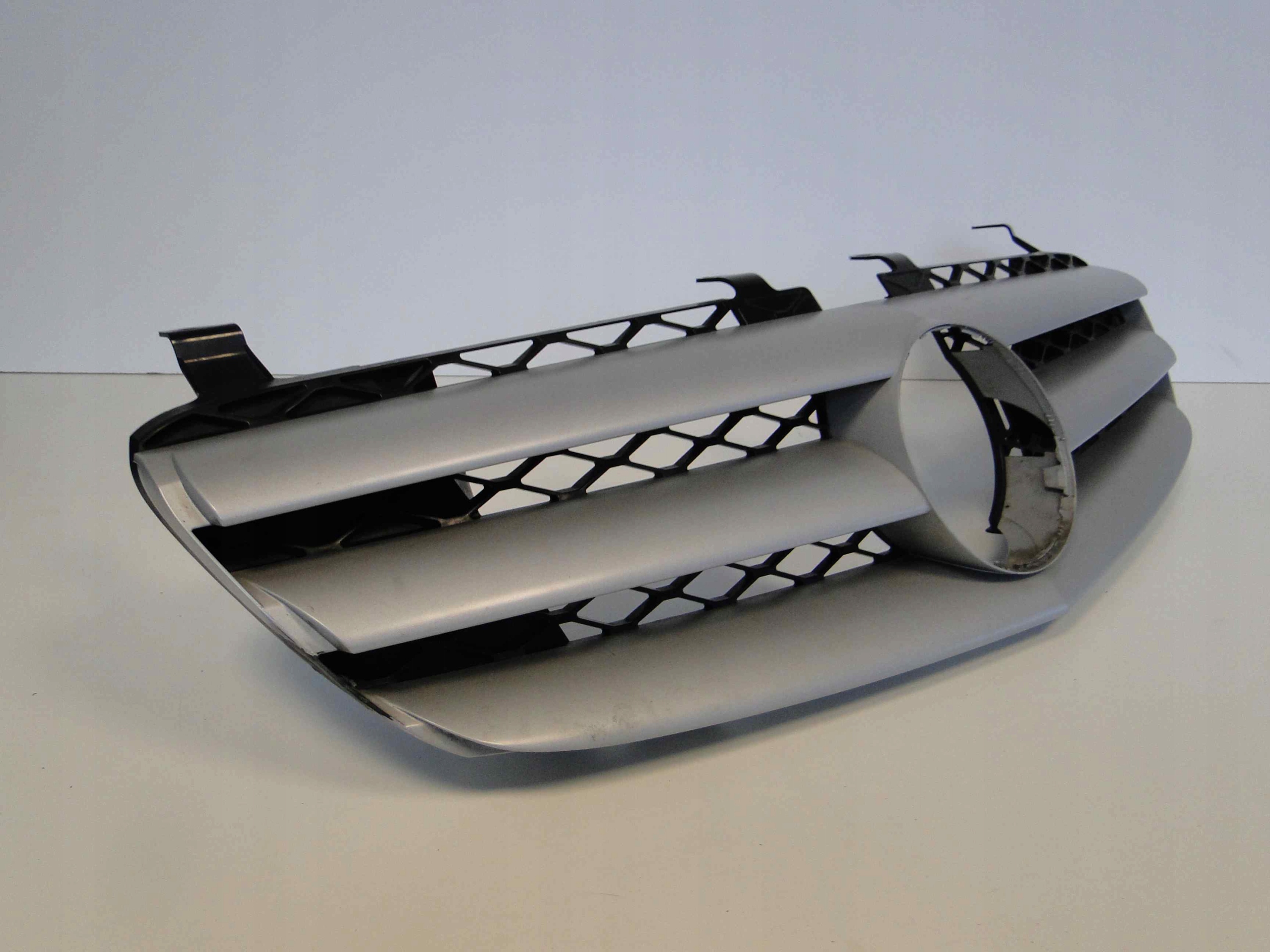 MERCEDES R KLASA W251 251 GRILL ATRAPA AMG Numer katalogowy części A251880XX83