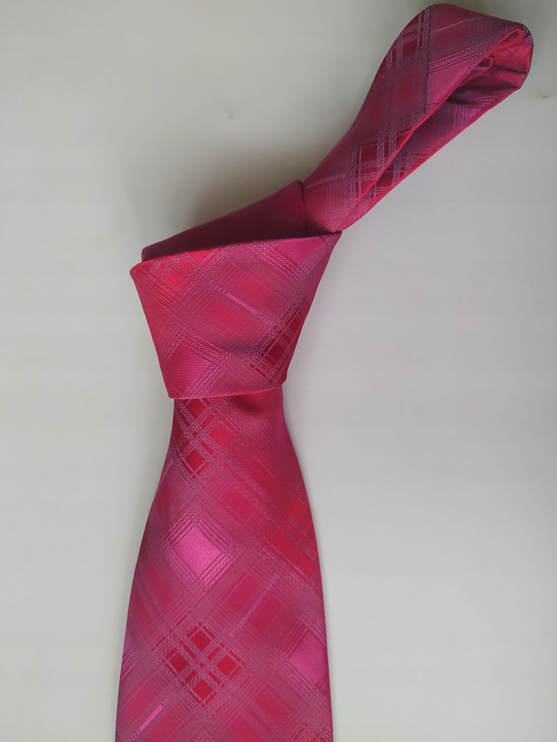 WYPRZEDAŻ ELEGANCKI KRAWAT DOBRA JAKOŚĆ