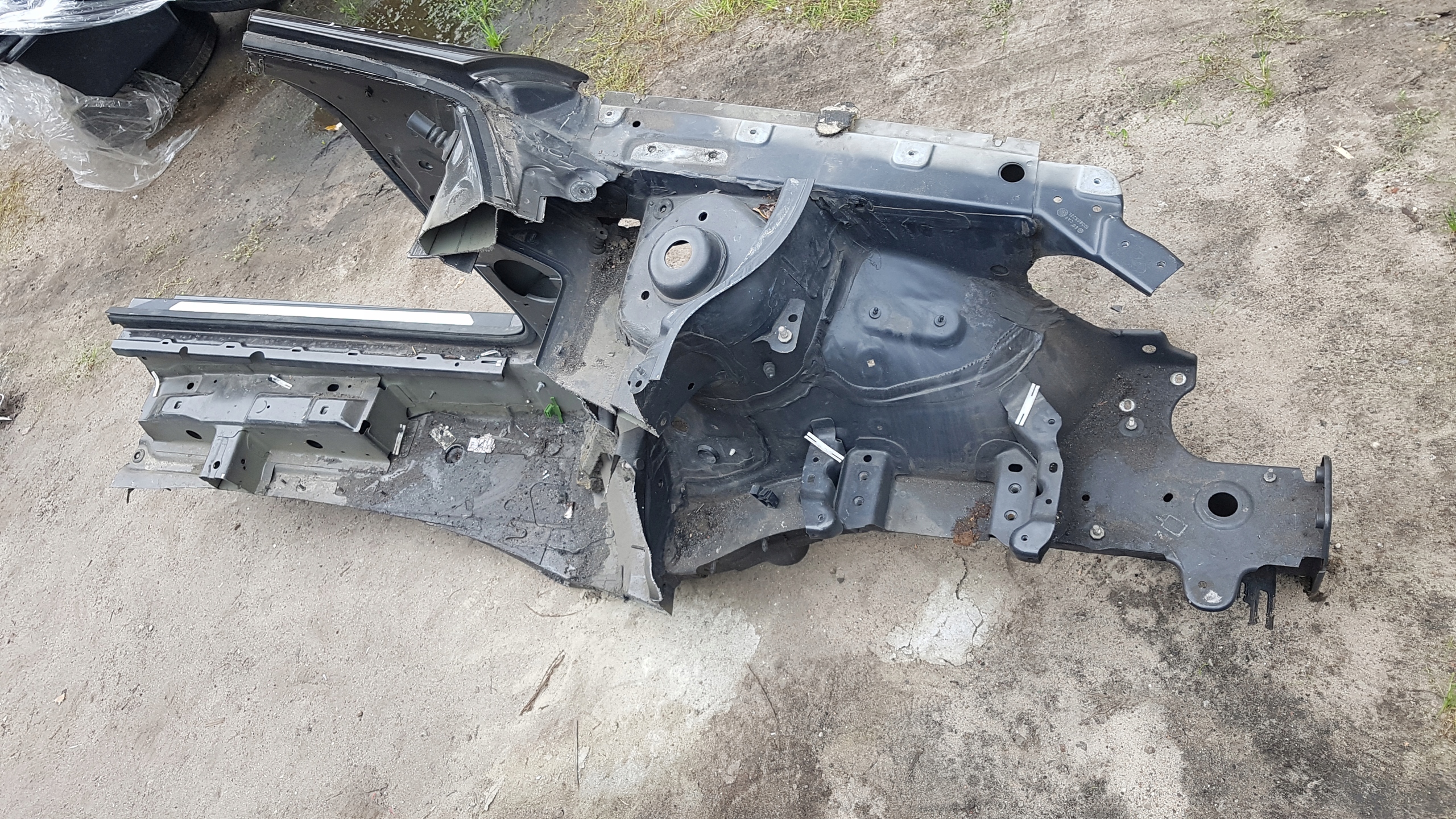 VW EOS LIFT 2011R PODŁUŻNICA ĆWIARTKA PRZÓD LEWA Numer katalogowy części 1Q0850317