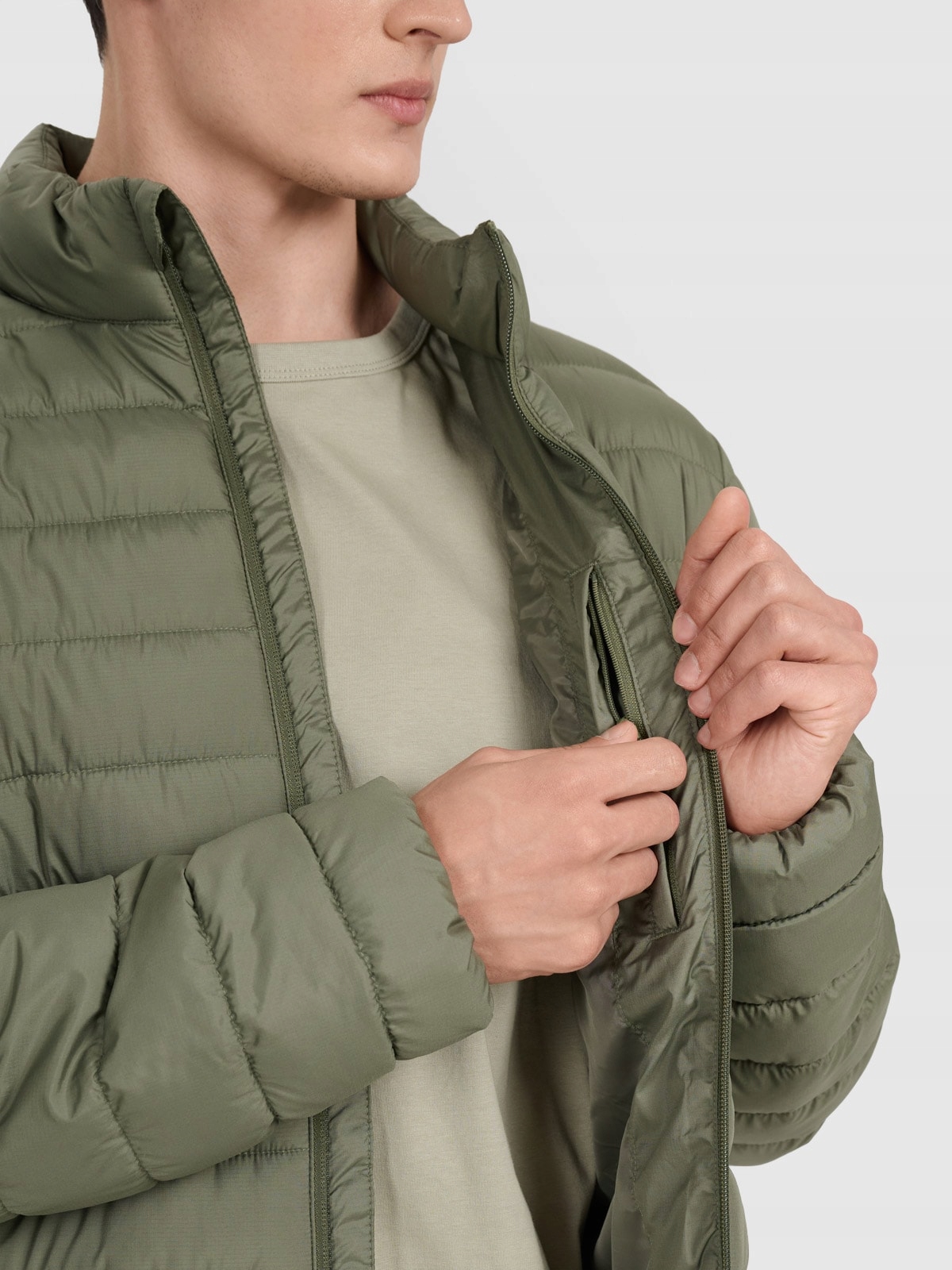 4F pánská bunda se stojáčkem se syntetickou výplní 4FWAW25TDJAM597