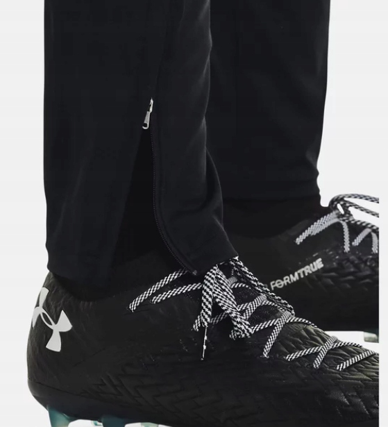 Męskie spodnie dresowe UA Challenger 1365417 r. M Marka Under Armour