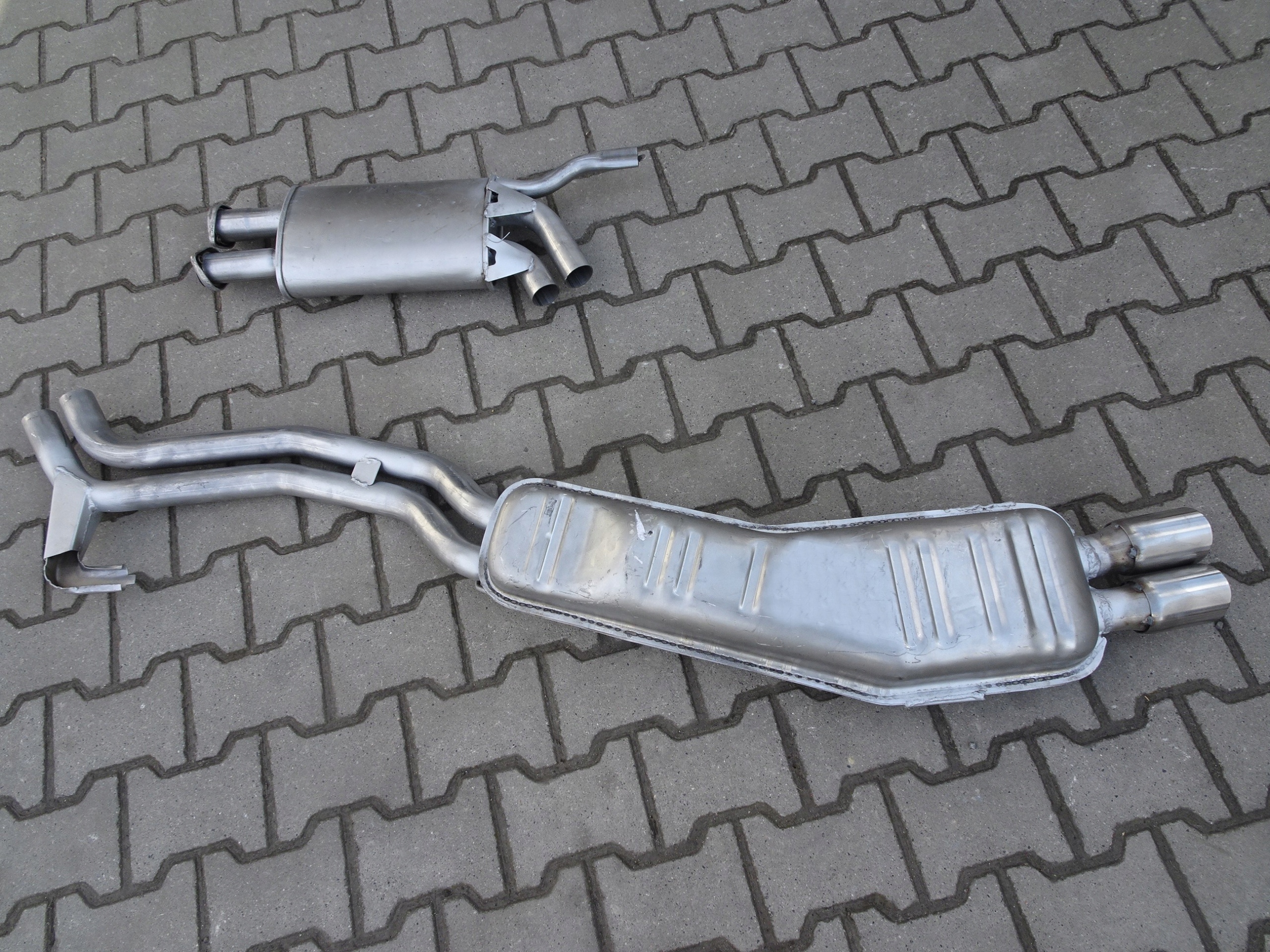 Tłumik końcowy BMW 7 E32 730i 1985-1994 Numer katalogowy części 7116