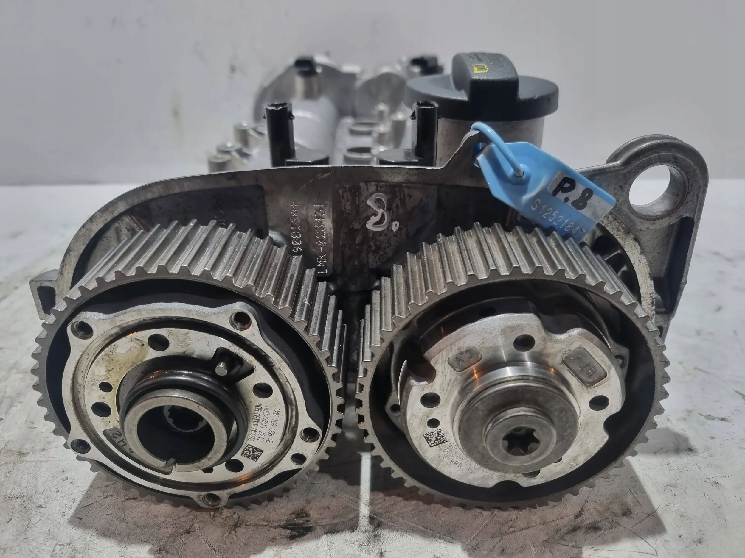 Pokrywa głowicy zaworów + wałki 04E103475BT Vw Golf VII 1.4 GTE E-Tron CUK Producent części Volkswagen OE