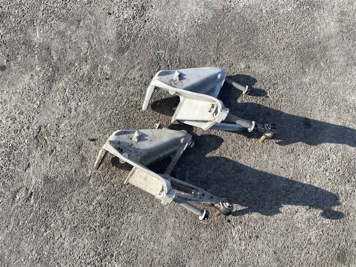 MOCOWANIE RESORA TYŁ LEWE + PRAWE TYLNE MERCEDES SPRINTER 907 22R