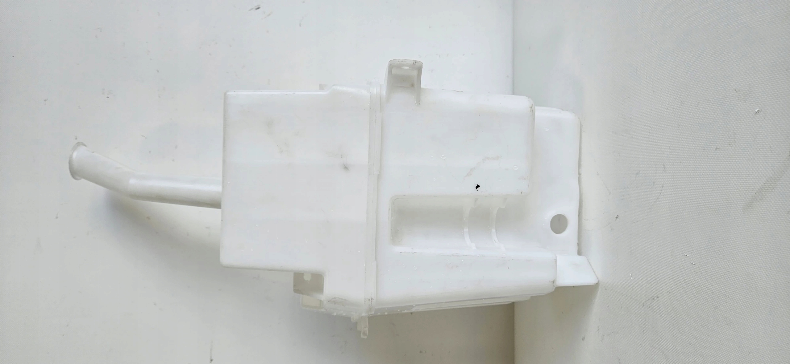 washer fluid tank TOYOTA COROLLA E12 ORYG