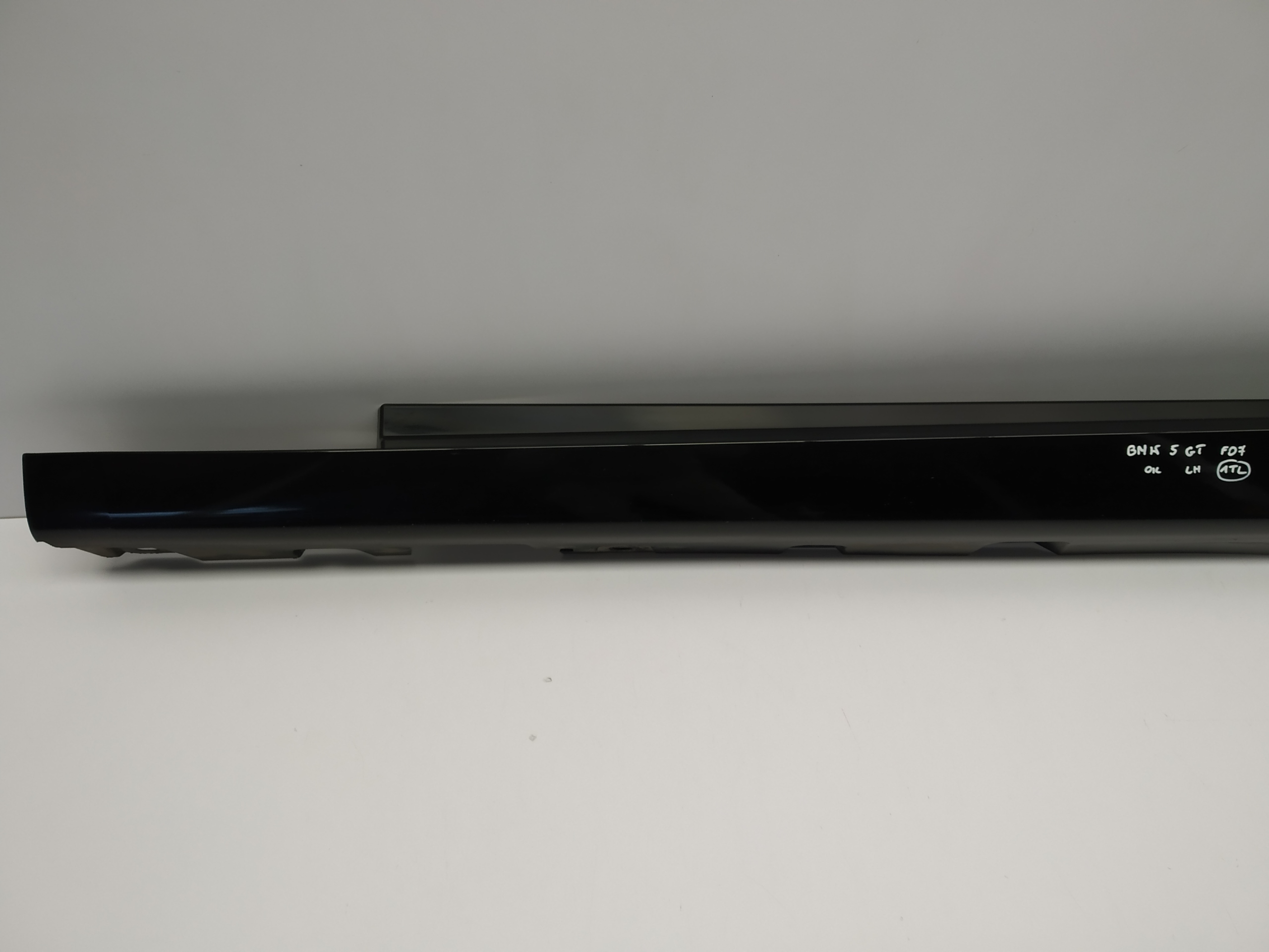 2009+ F07 Bmw 5 GT threshold moulding cap threshold left black OM 22339910