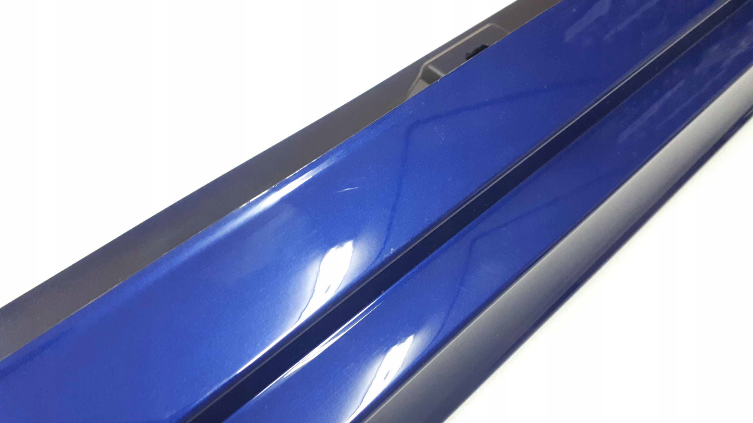 PRÓG LISTWA NAKŁADKA PRAWA VW PASSAT B8 R-LINE 14- Kolor niebieski