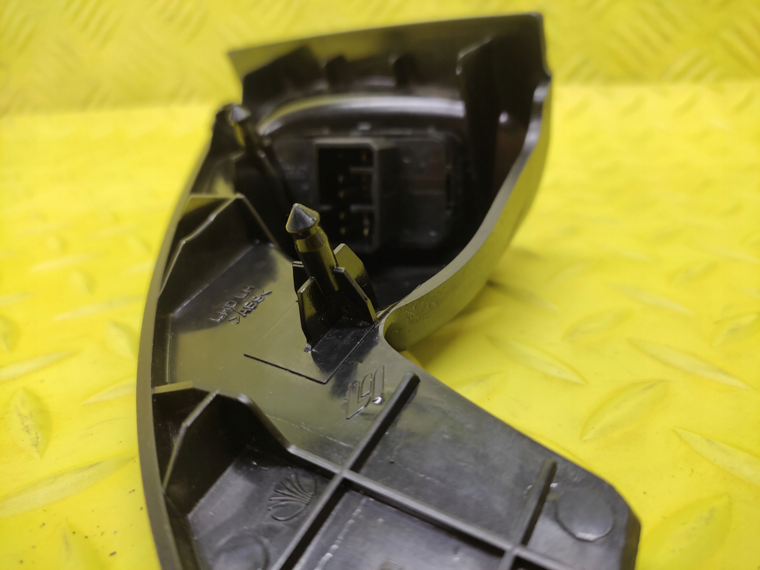 SUZUKI FORENZA mirror control switch button