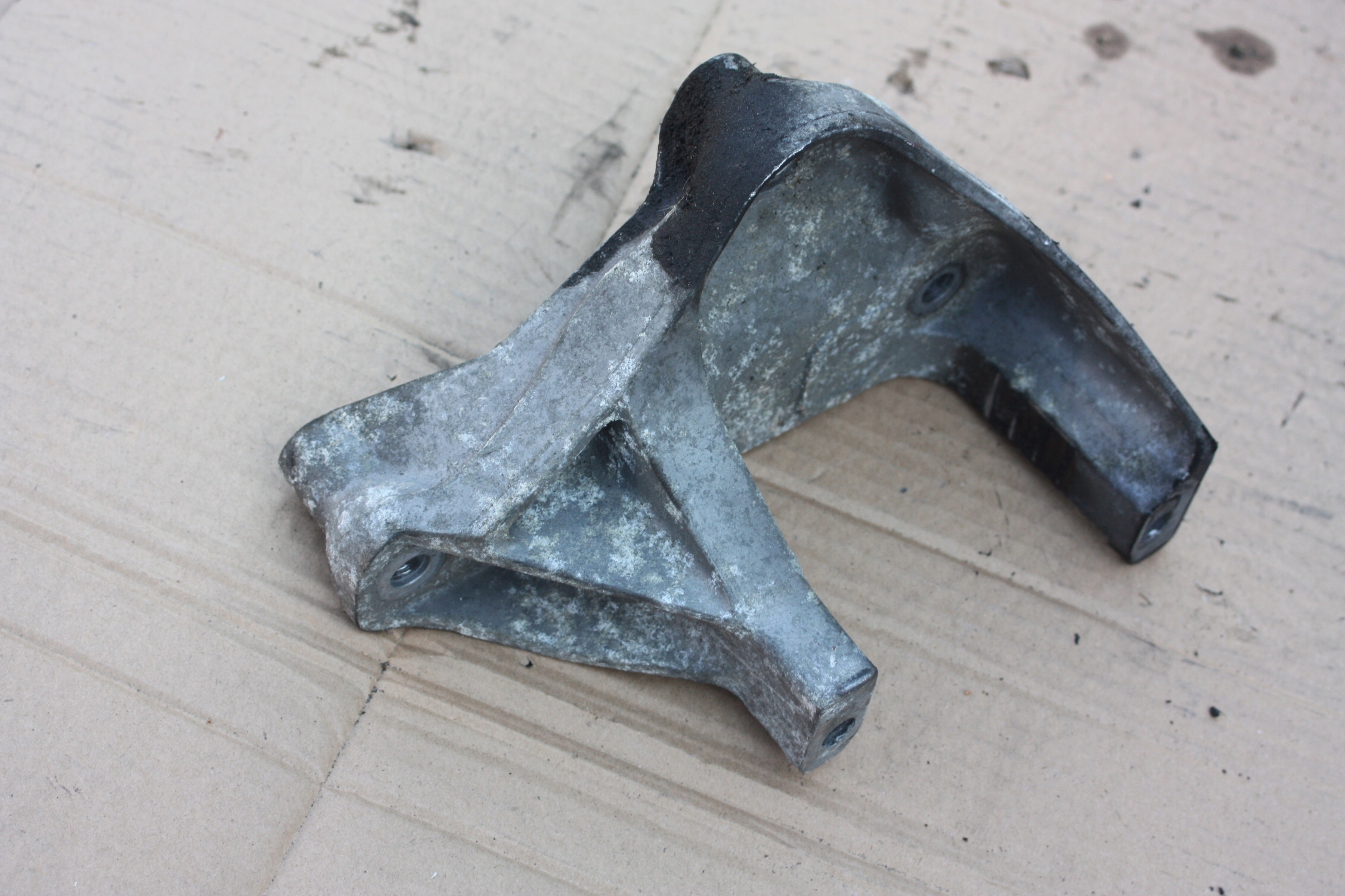 Моторная лапа Citroen C5 и Lift 2.0 HDI