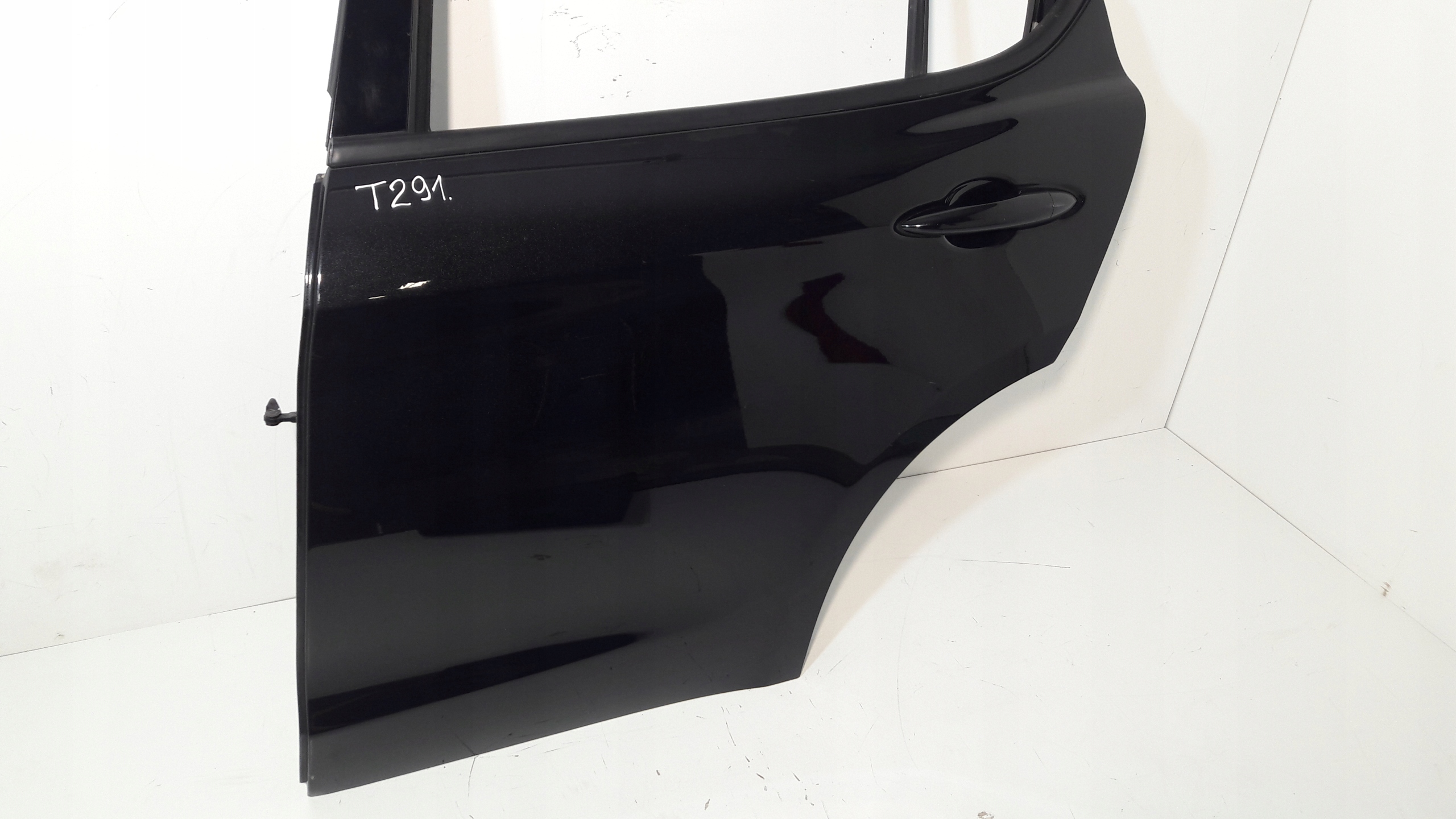 Alfa Romeo Stelvio door rear. left 2018 (T291)