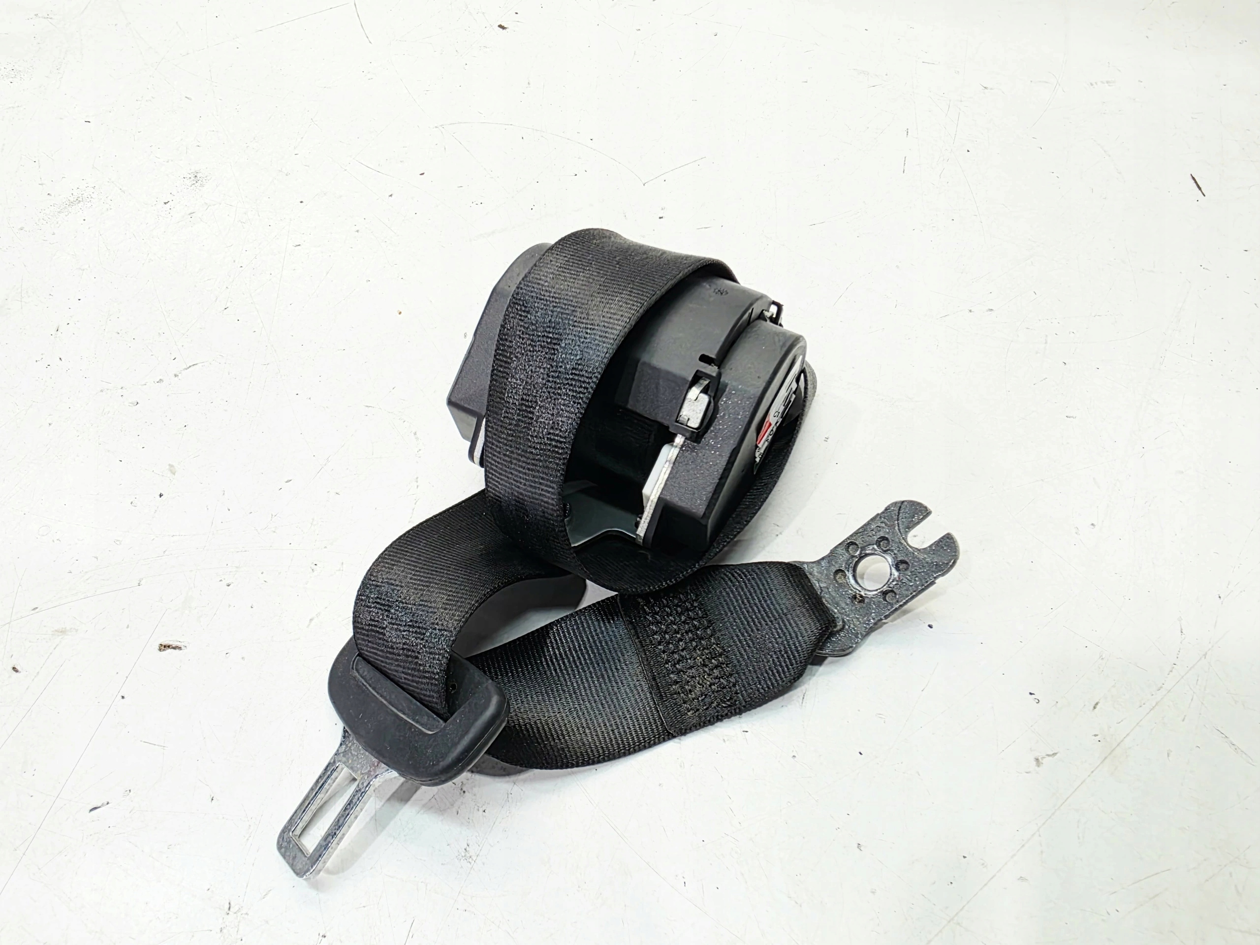 Gurten Sicherheits rechts oder links heck AUDI A3 8V Sedan LIFT 8V5857805B