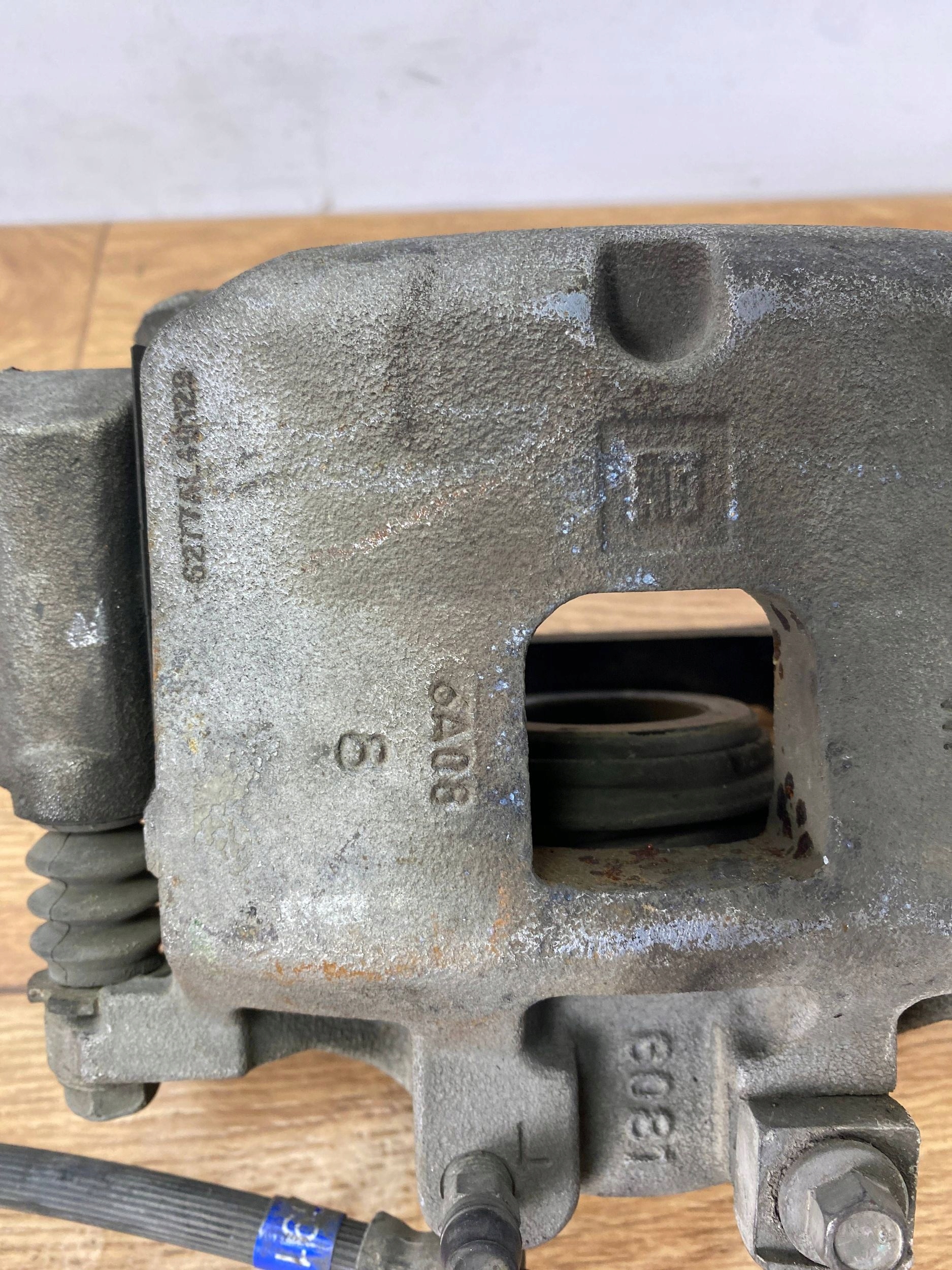 caliper brake front right Chevrolet Camaro 2016+