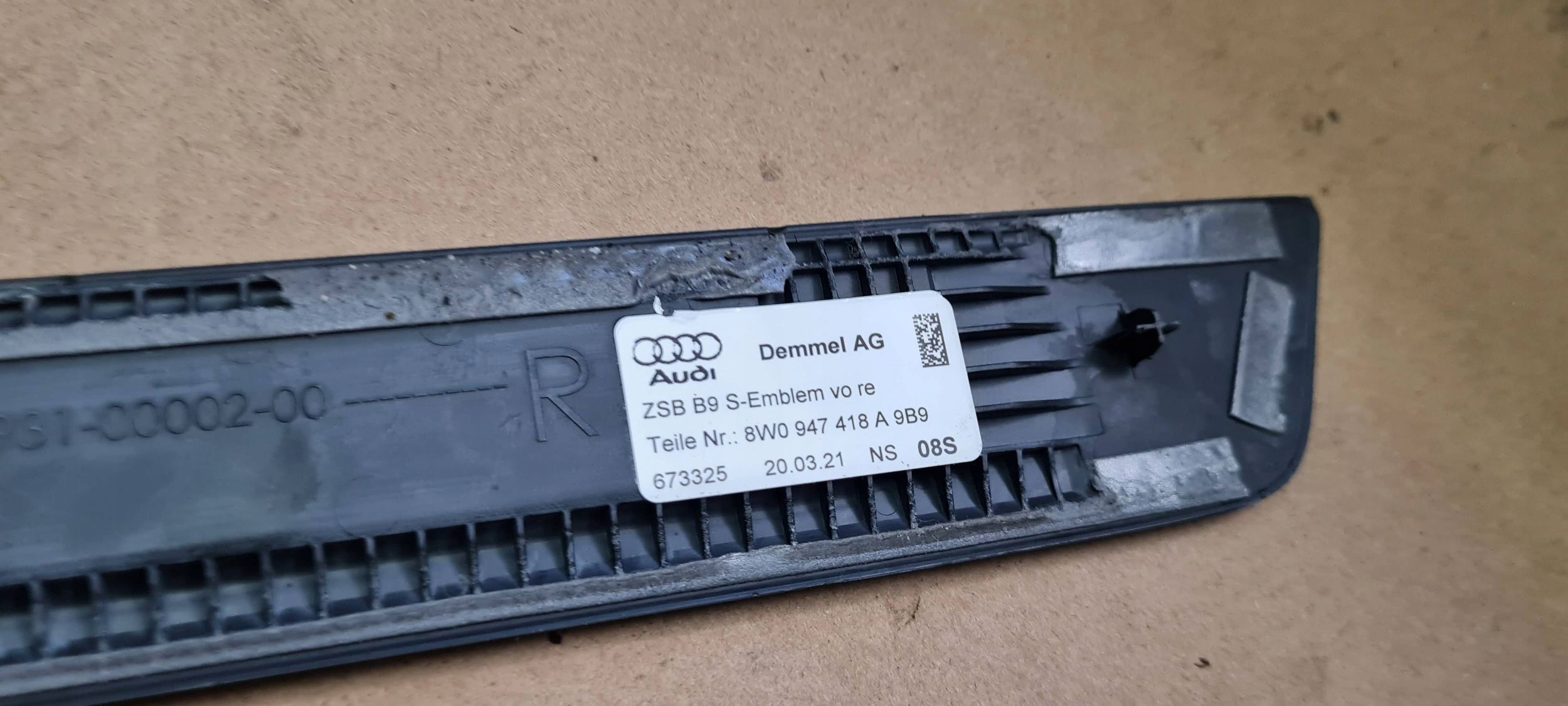 A5 8W S5 LIFT moulding LED cap threshold right front 8W0947418A A4 B9 8W