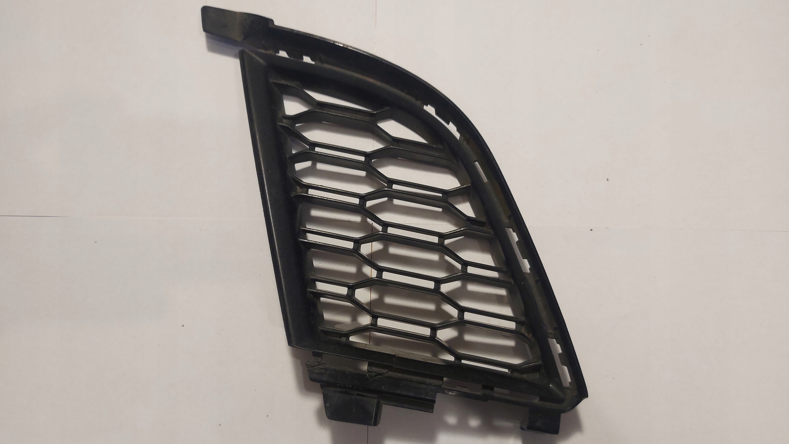 grid of a bumper central right right front front BMW 3 G20 G21