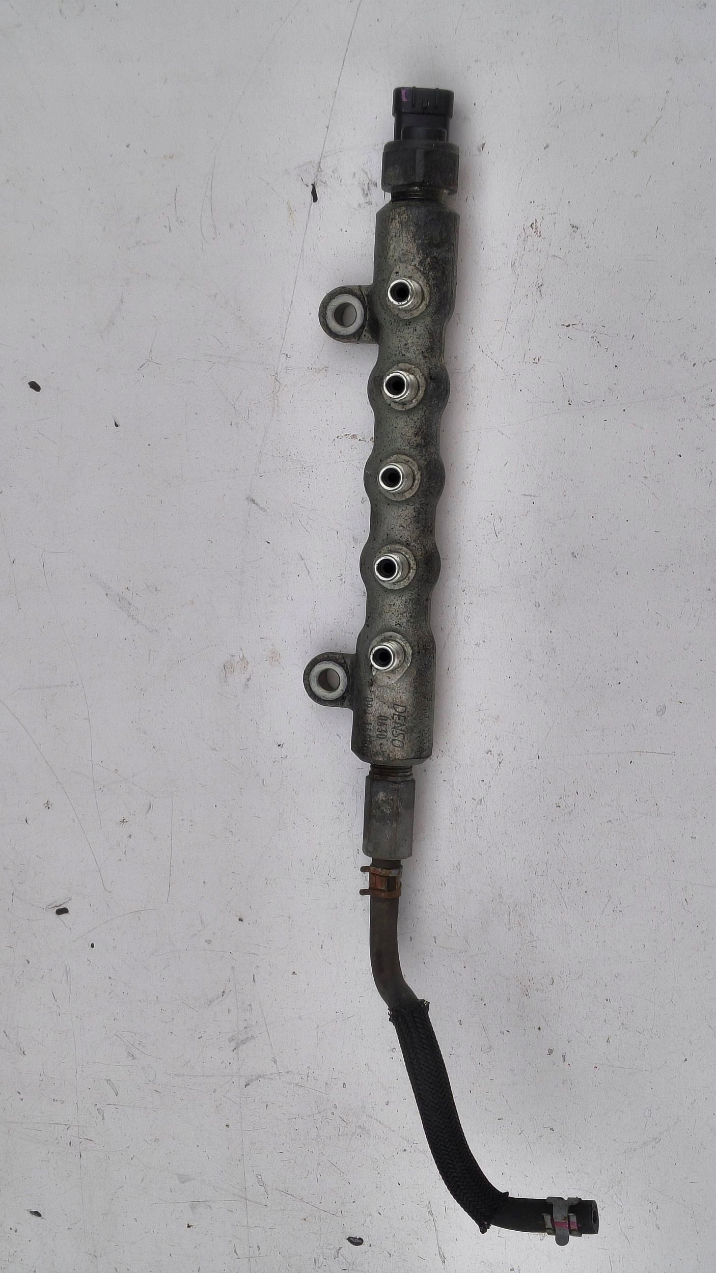 ROZDZIELACZ PALIWA TOYOTA COROLLA VERSO E121